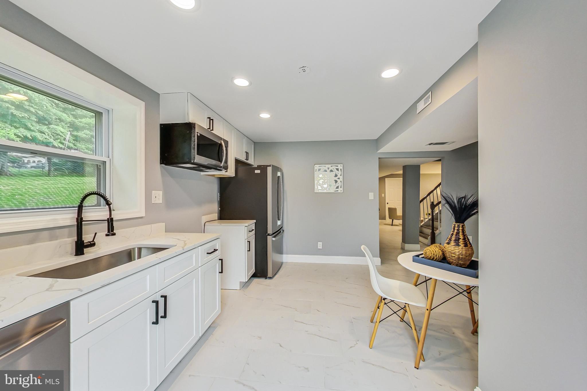 5108 Linwood Dr