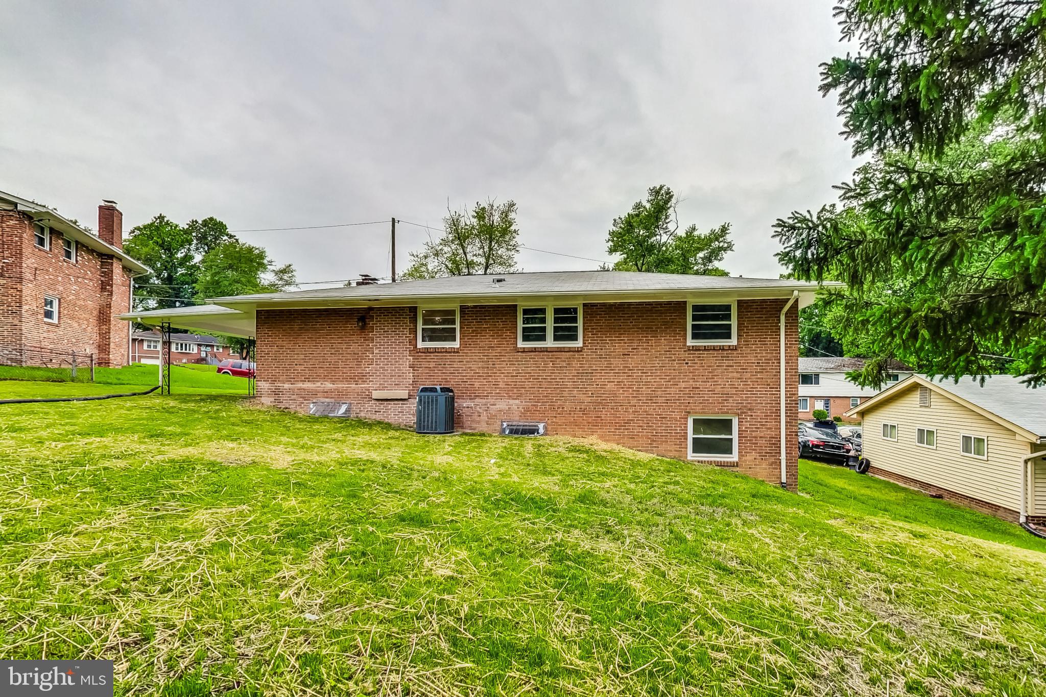 5108 Linwood Dr