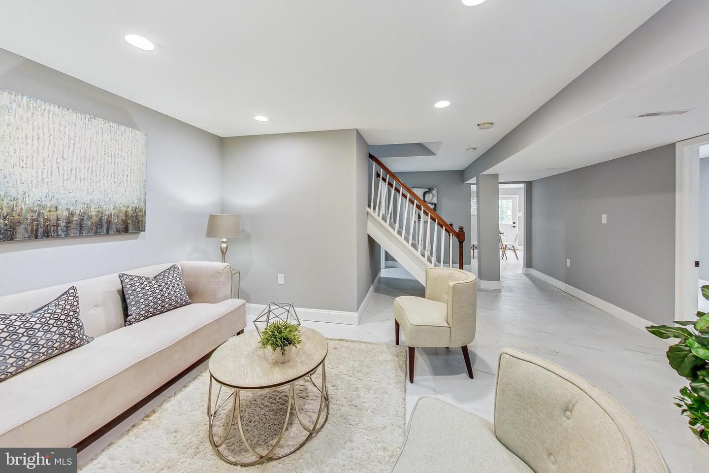 5108 Linwood Dr