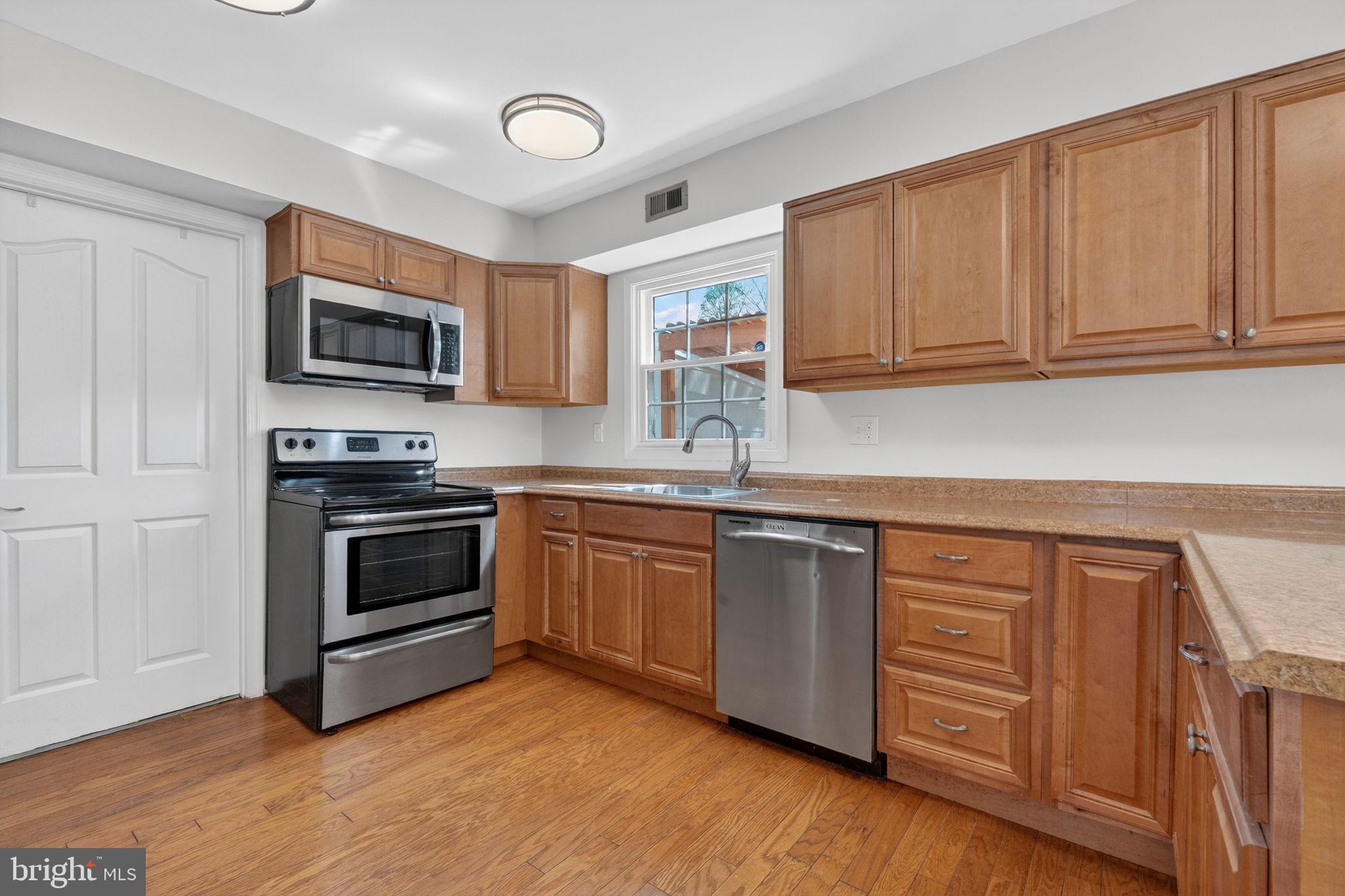 3611 VIOLETWOOD PLACE