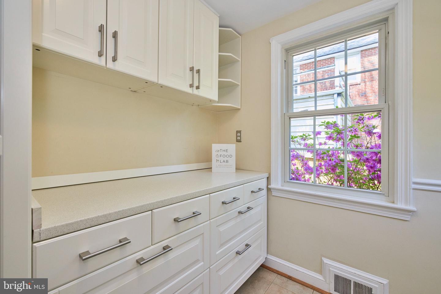 1127 N GEORGE MASON DRIVE