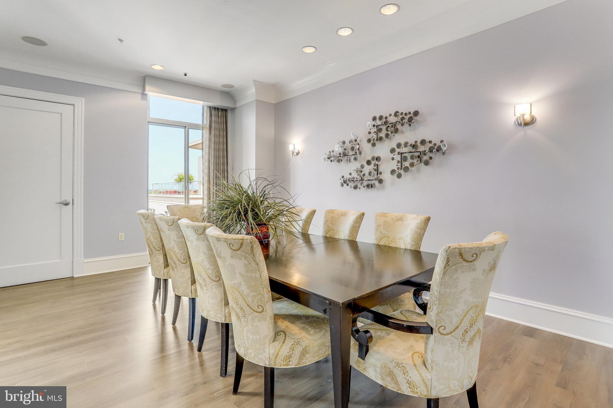 851 N Glebe ROAD Unit: 207