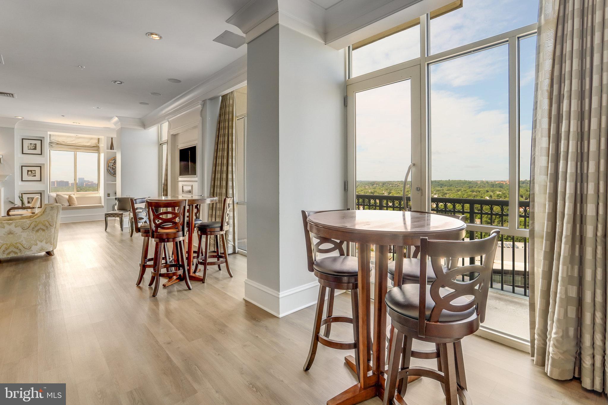 851 N Glebe ROAD Unit: 207