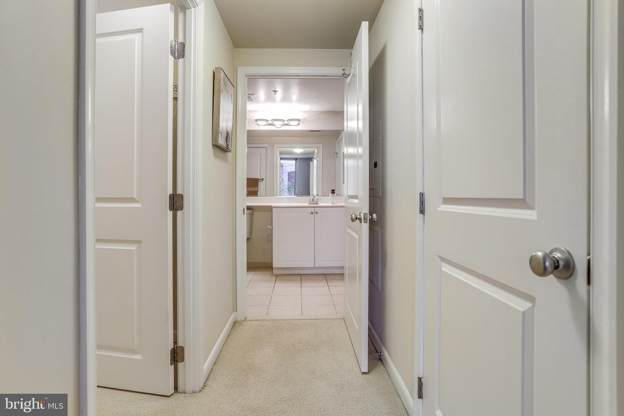 851 N Glebe ROAD Unit: 207