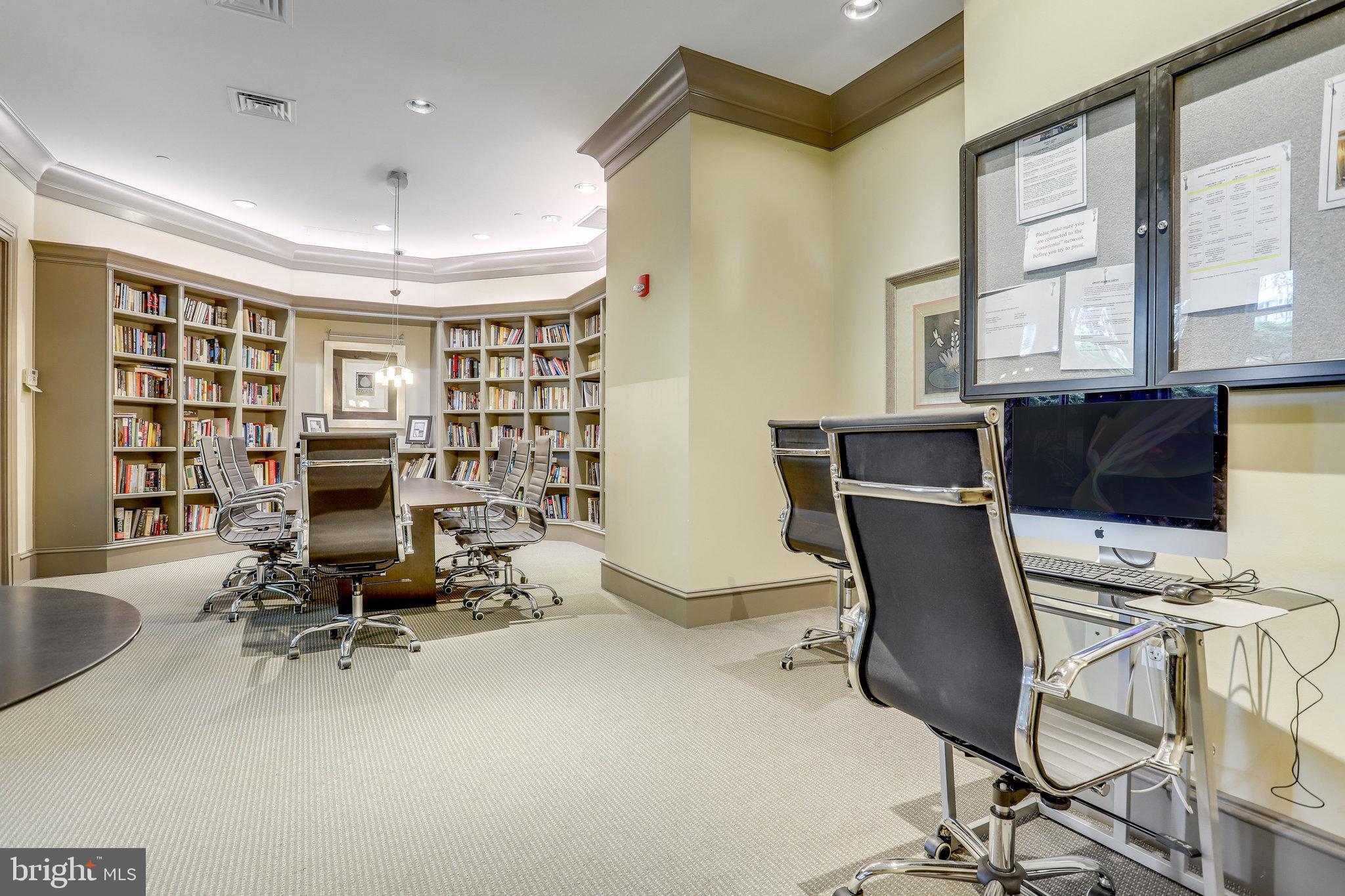 851 N Glebe ROAD Unit: 207