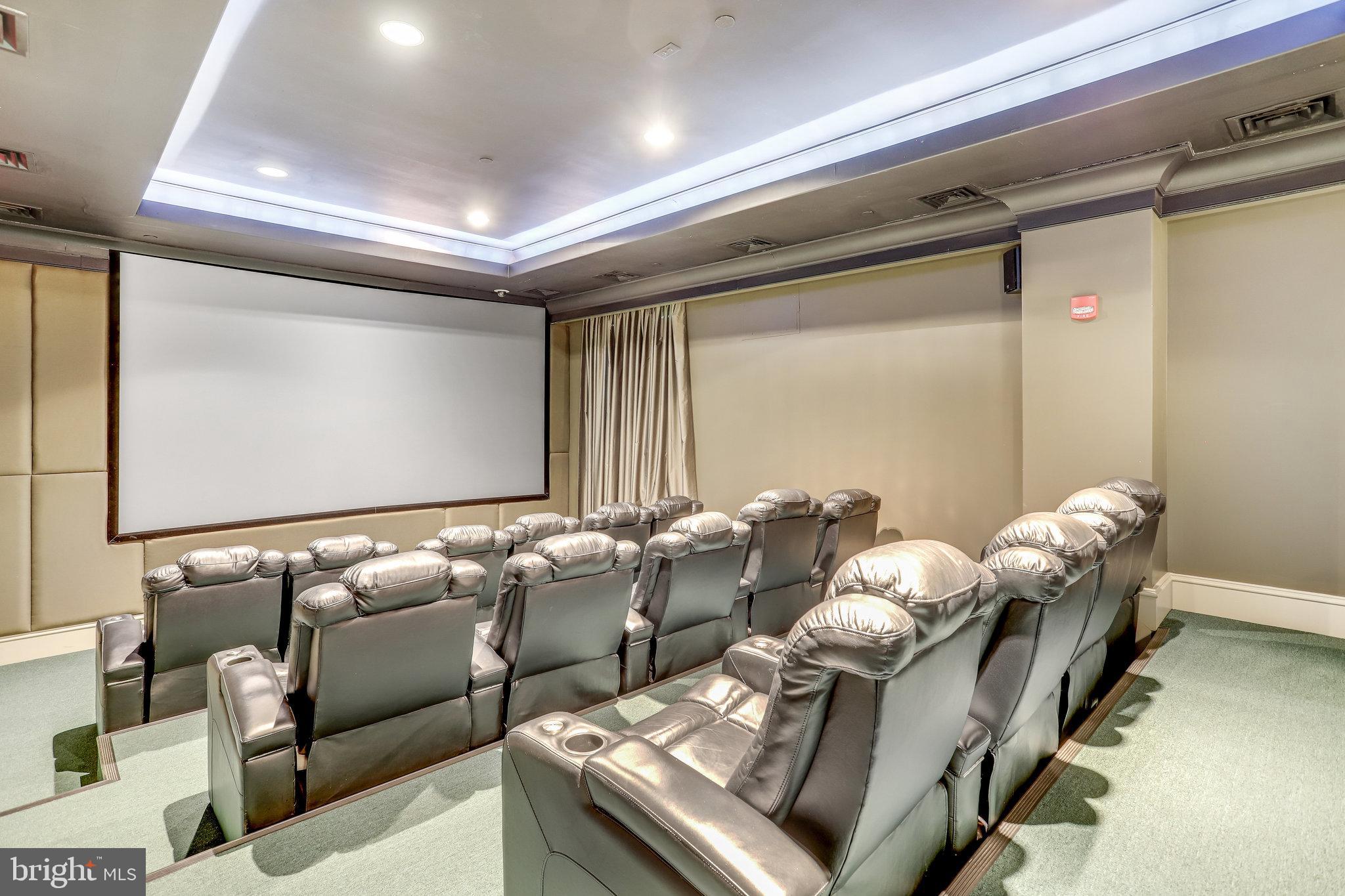 851 N Glebe ROAD Unit: 207