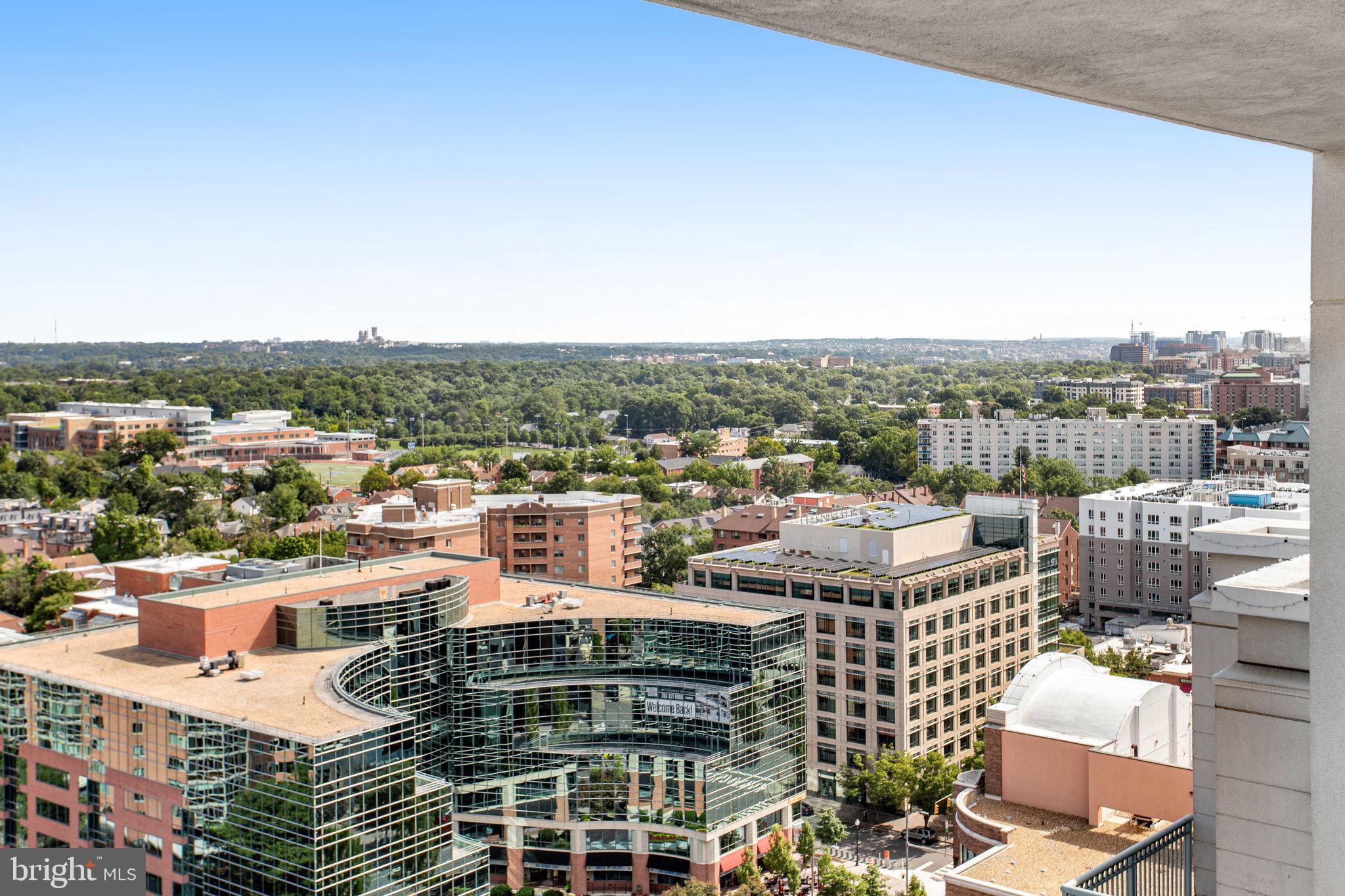 851 N Glebe ROAD Unit: 207