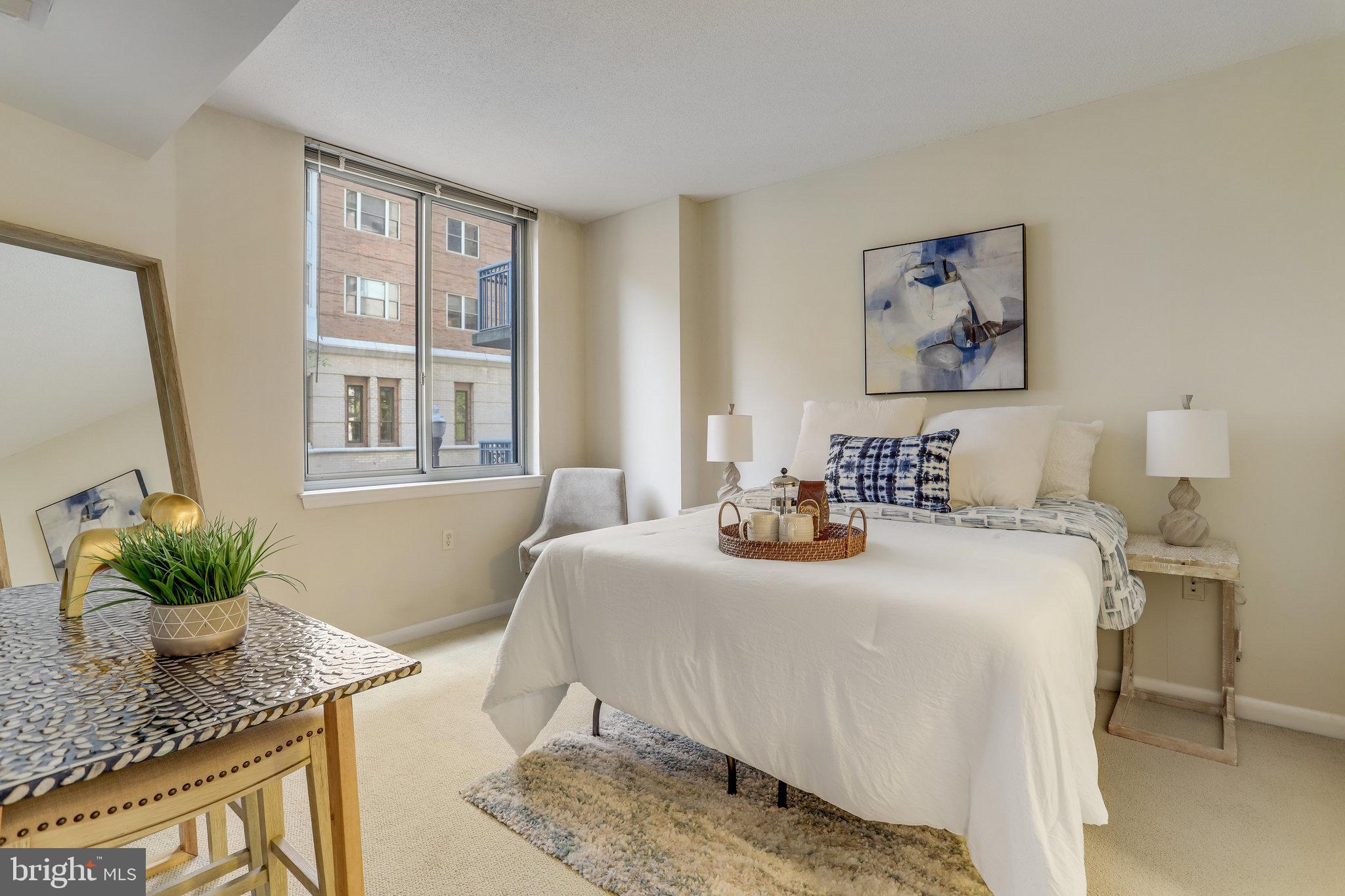 851 N Glebe ROAD Unit: 207