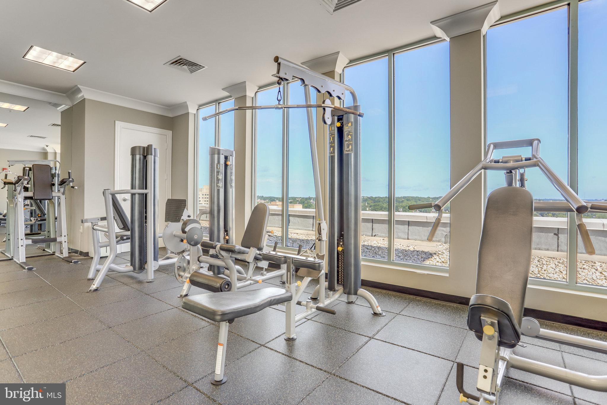 851 N Glebe ROAD Unit: 207