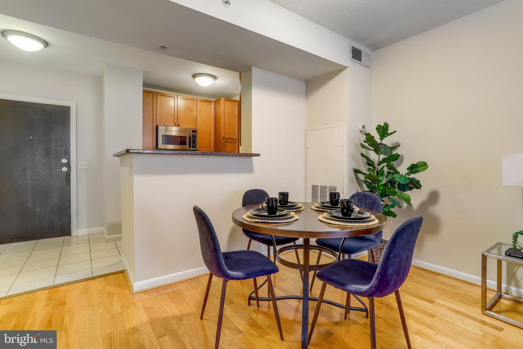 851 N Glebe ROAD Unit: 207