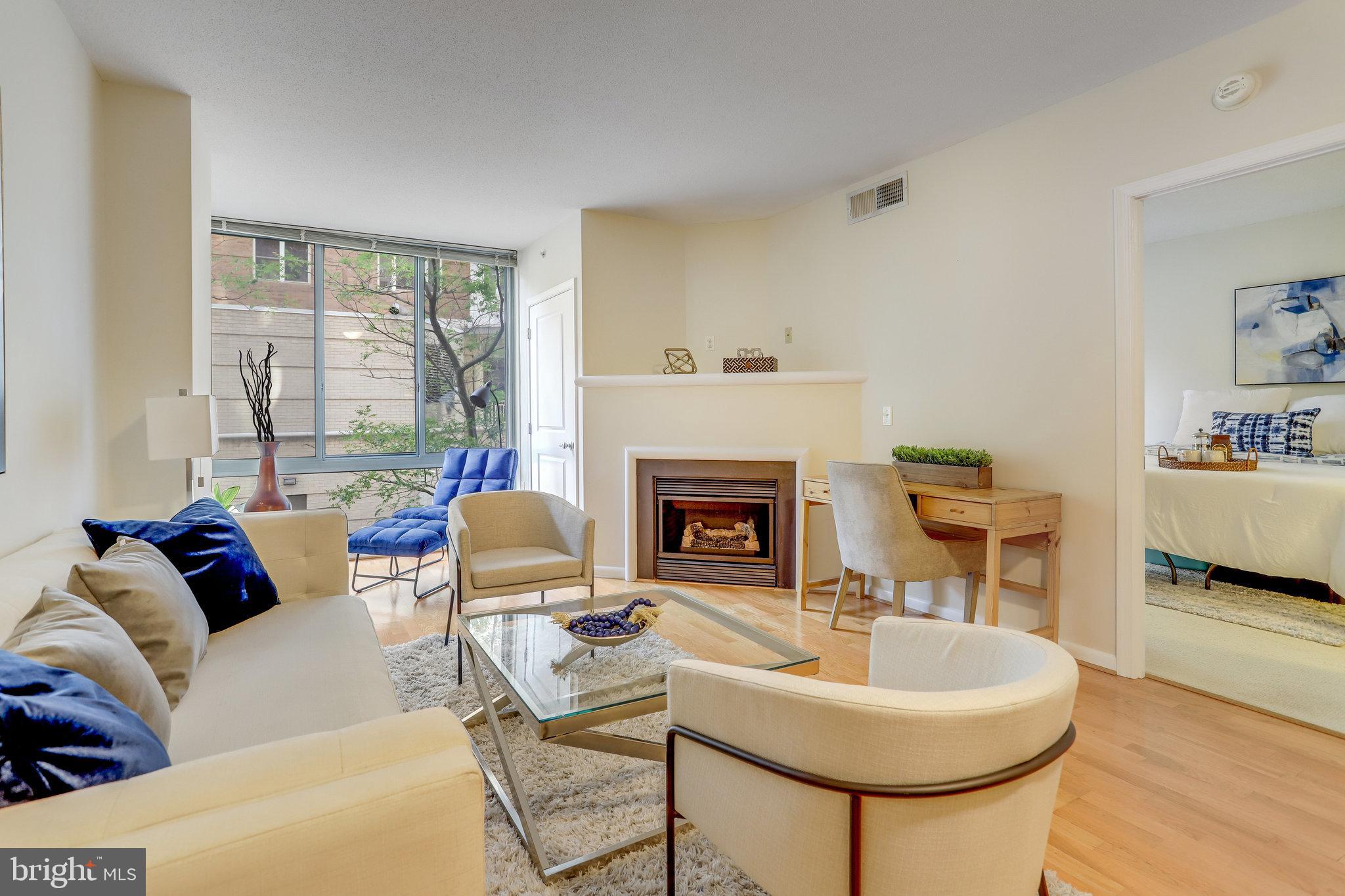 851 N Glebe ROAD Unit: 207