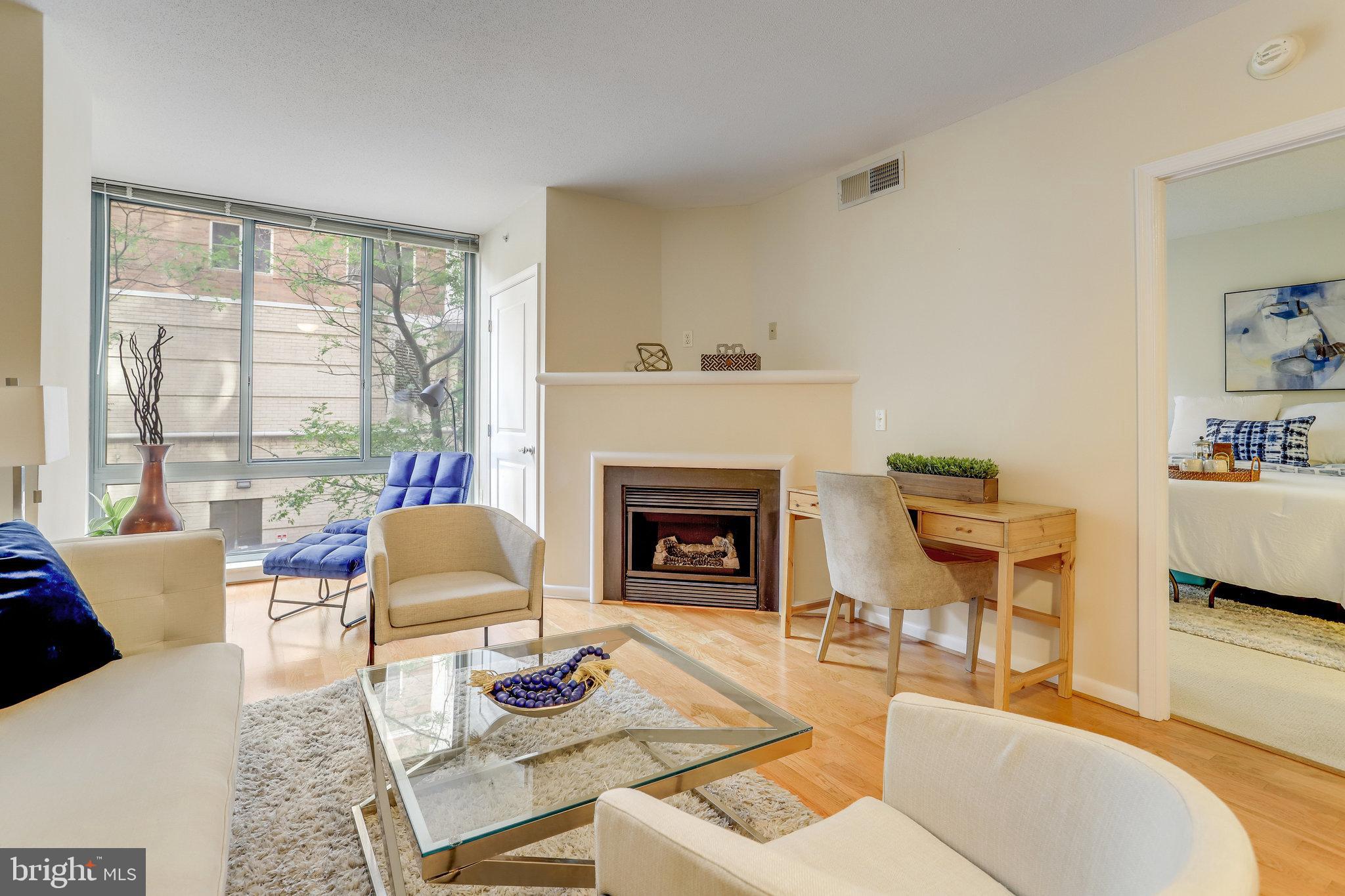 851 N Glebe ROAD Unit: 207