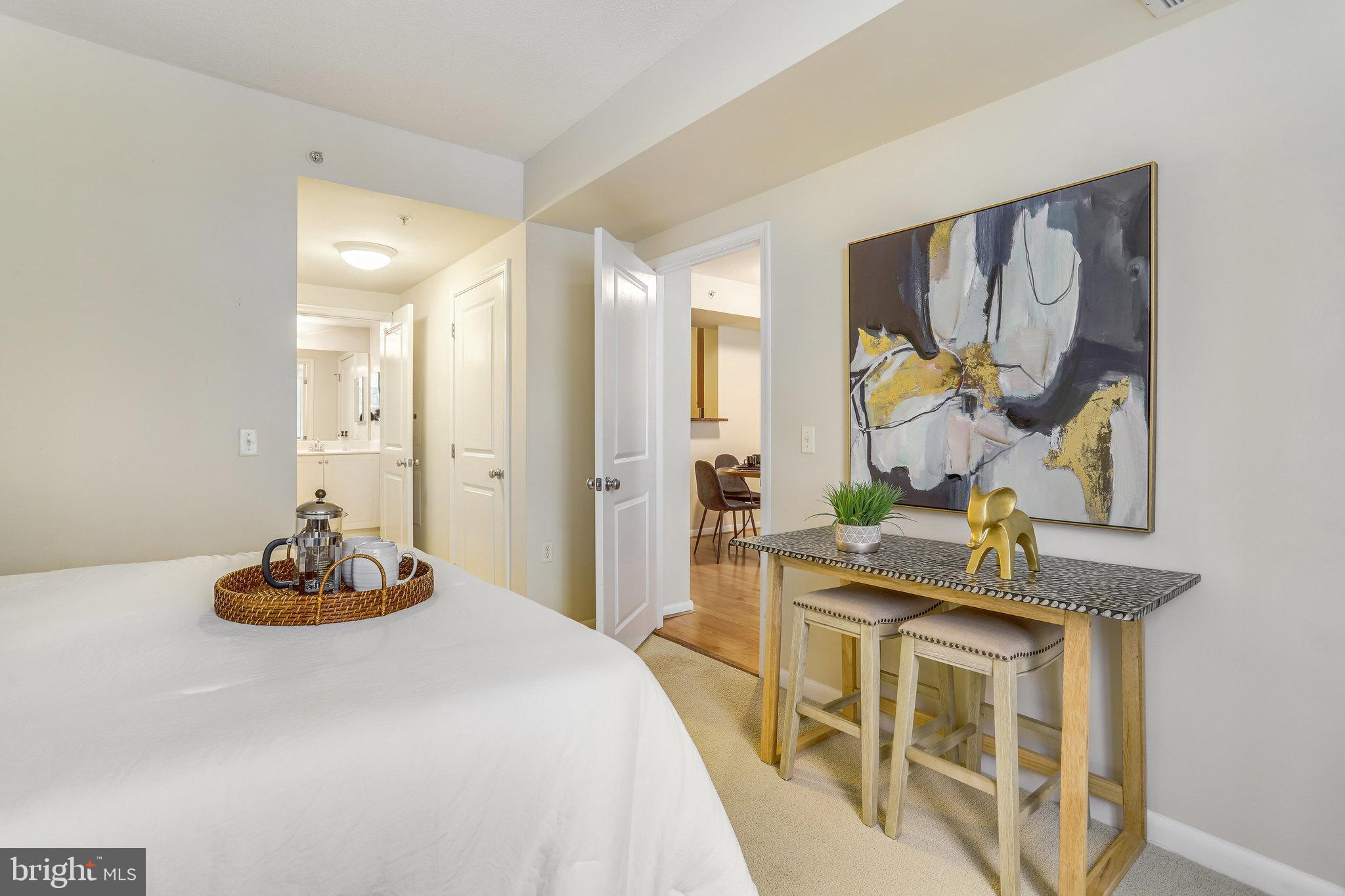 851 N Glebe ROAD Unit: 207