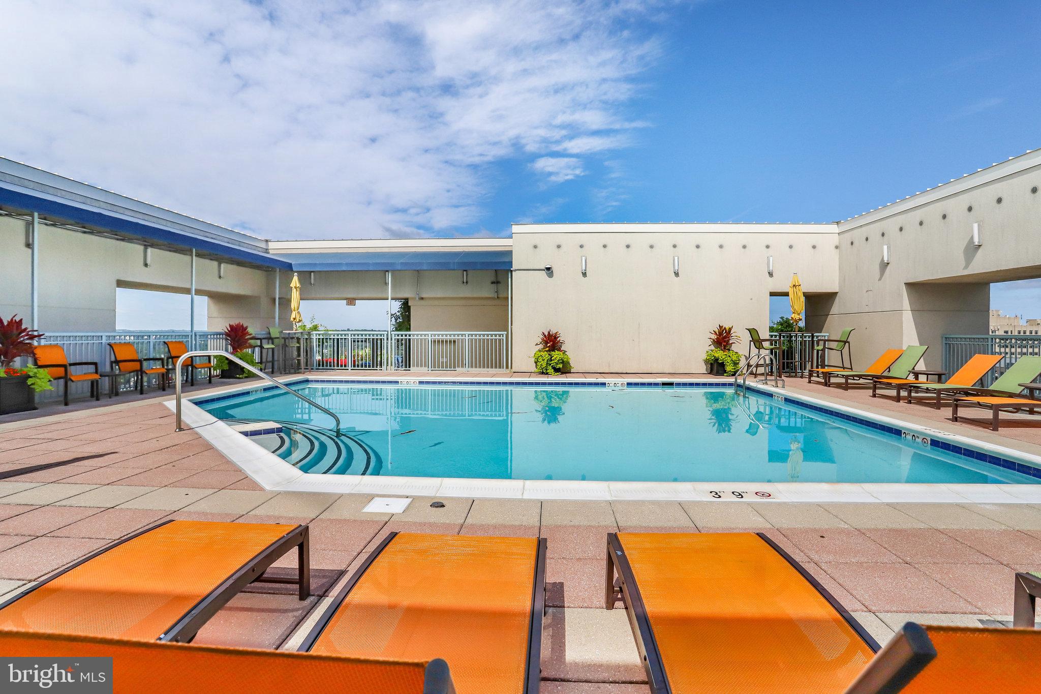 851 N Glebe ROAD Unit: 207