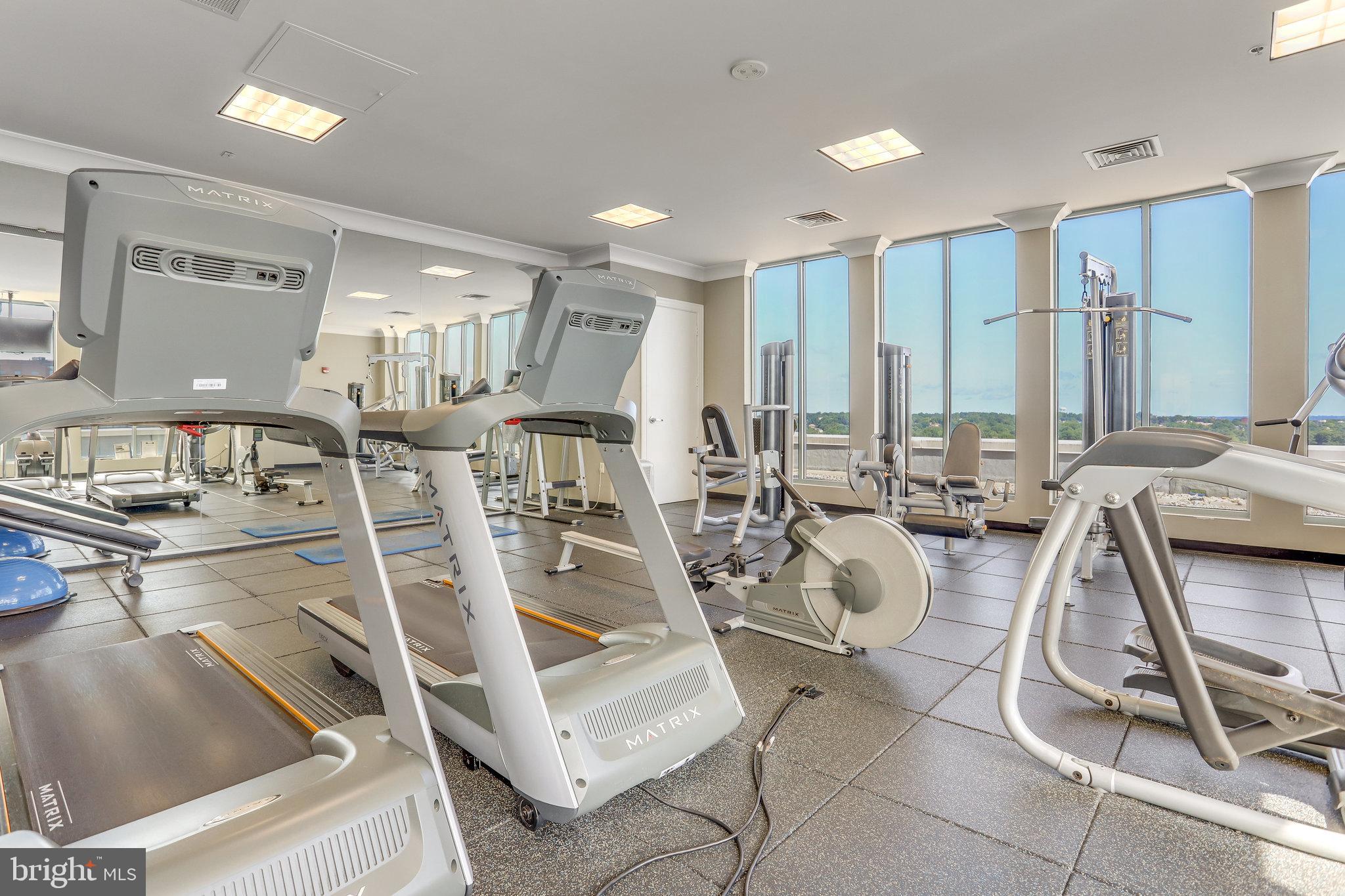 851 N Glebe ROAD Unit: 207