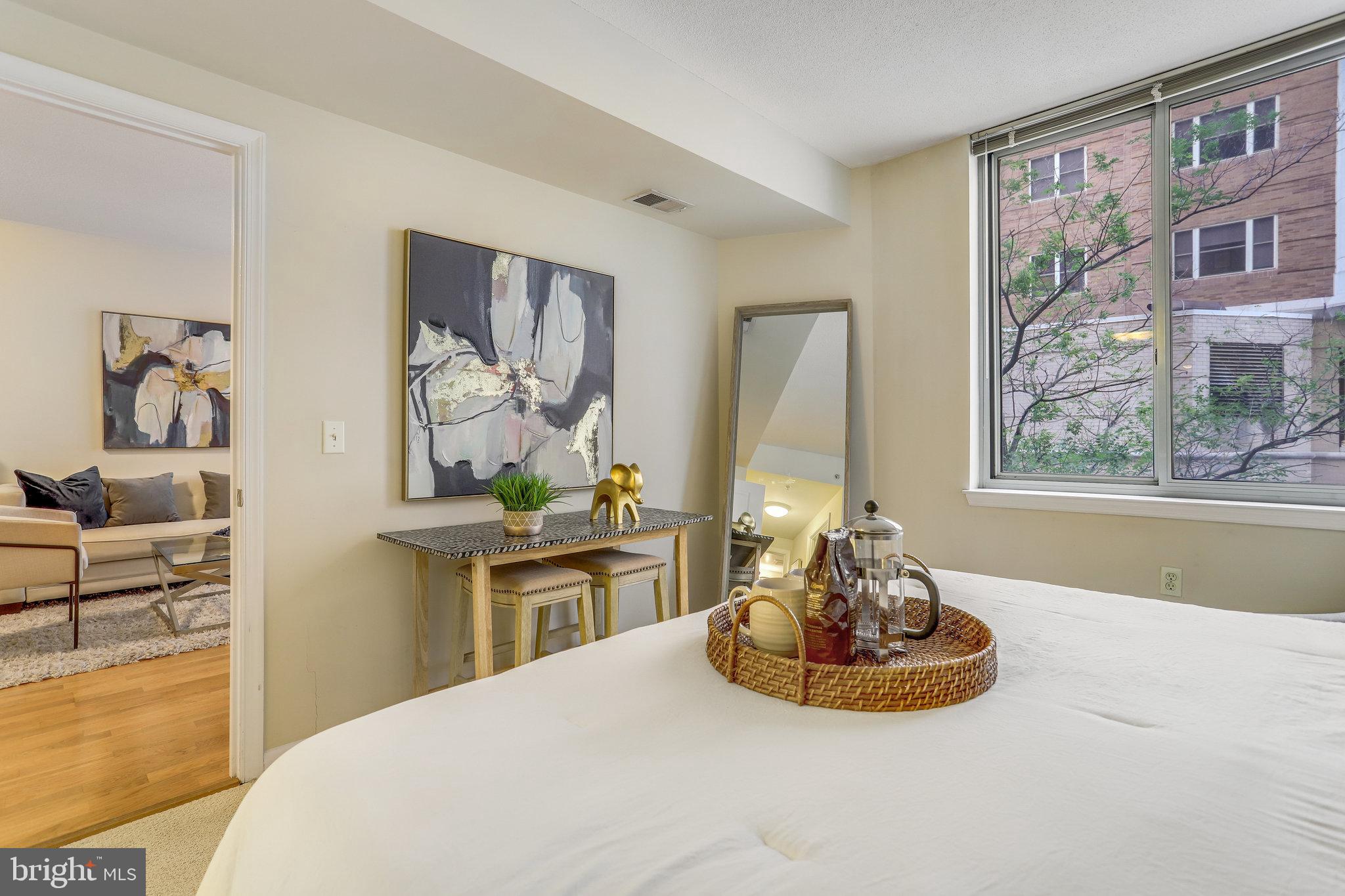 851 N Glebe ROAD Unit: 207