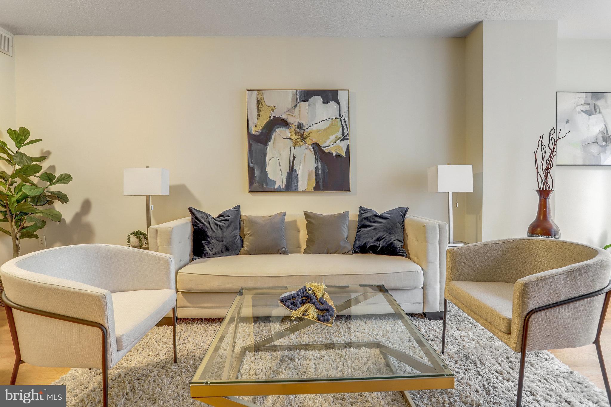 851 N Glebe ROAD Unit: 207