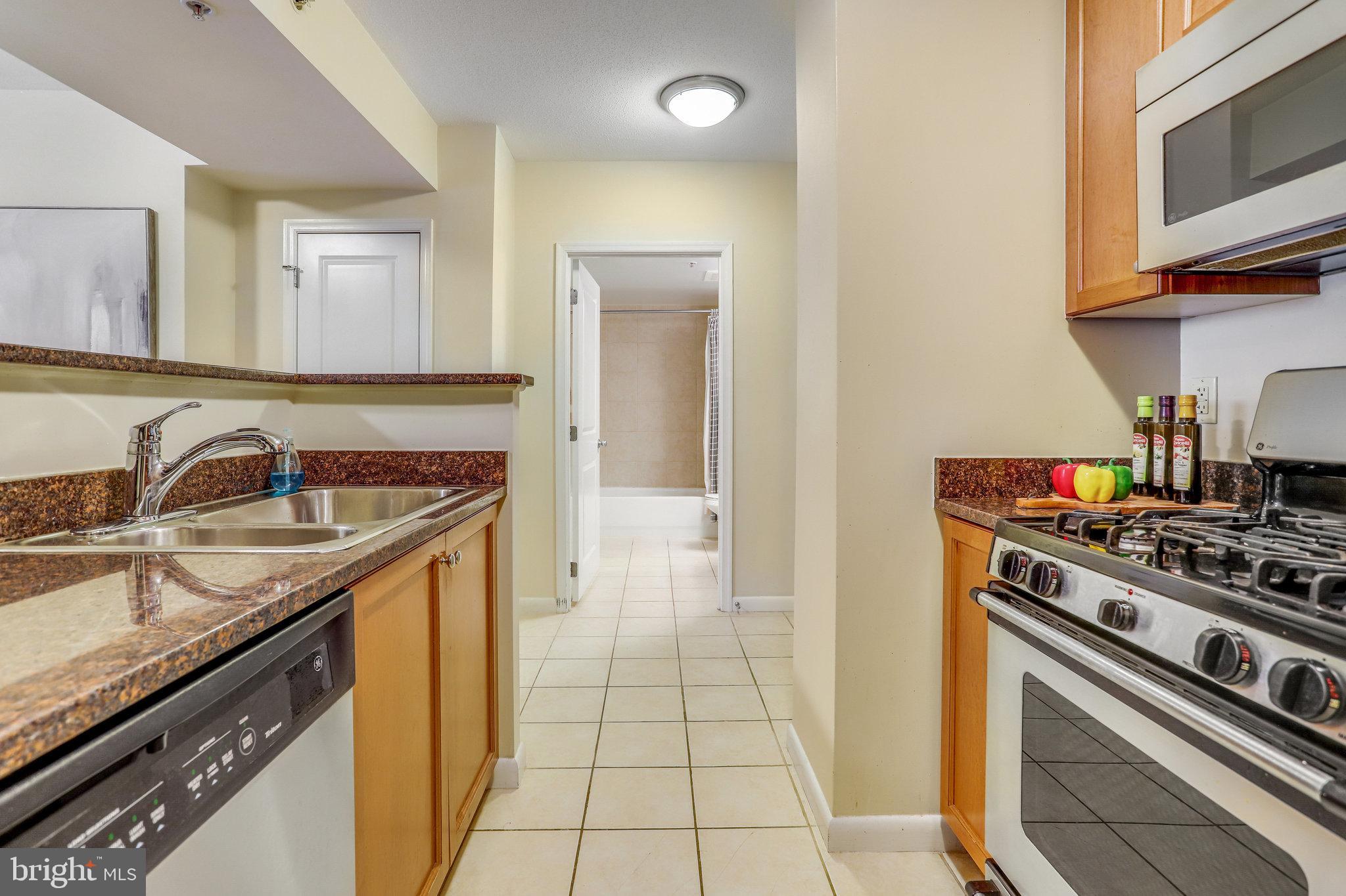 851 N Glebe ROAD Unit: 207