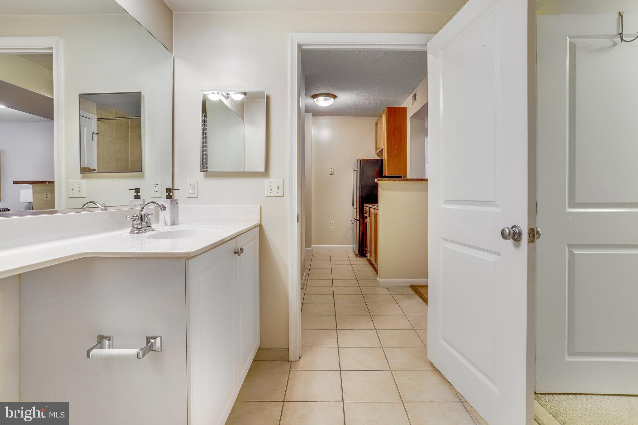 851 N Glebe ROAD Unit: 207