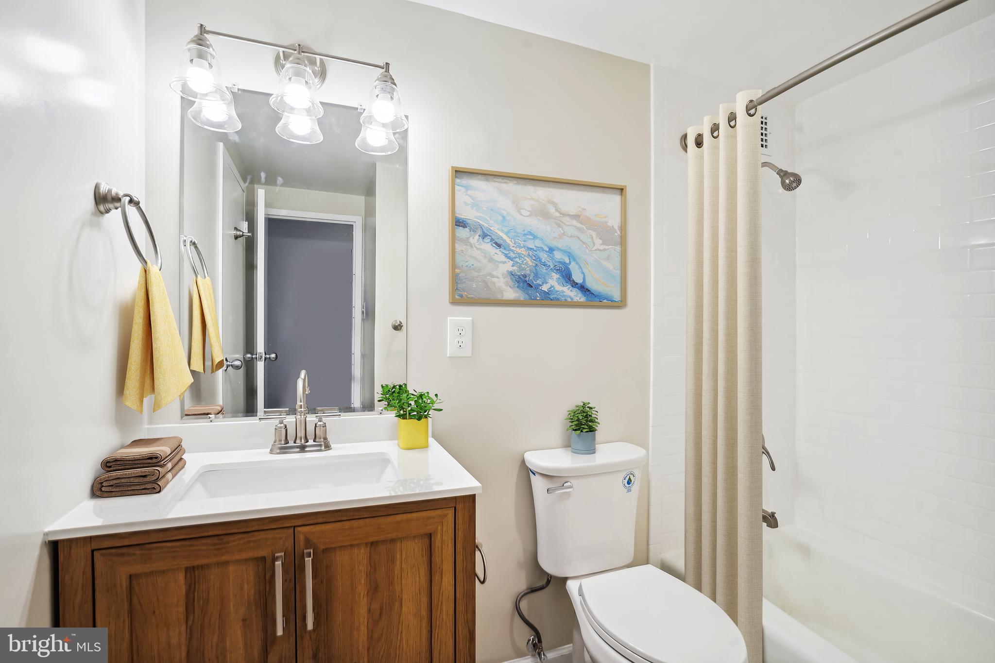 4141 N Henderson ROAD Unit: 221