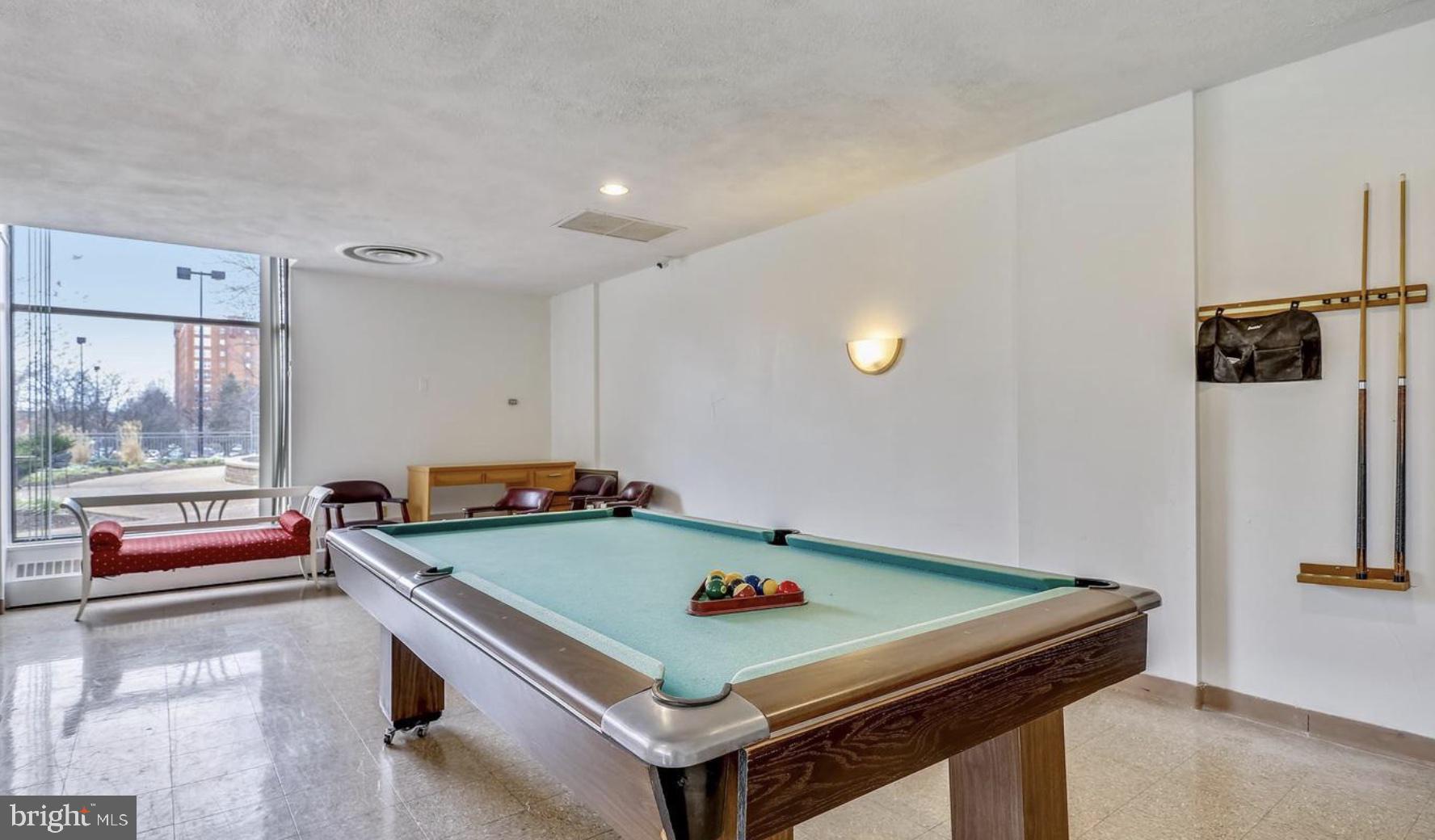 4141 N Henderson ROAD Unit: 221