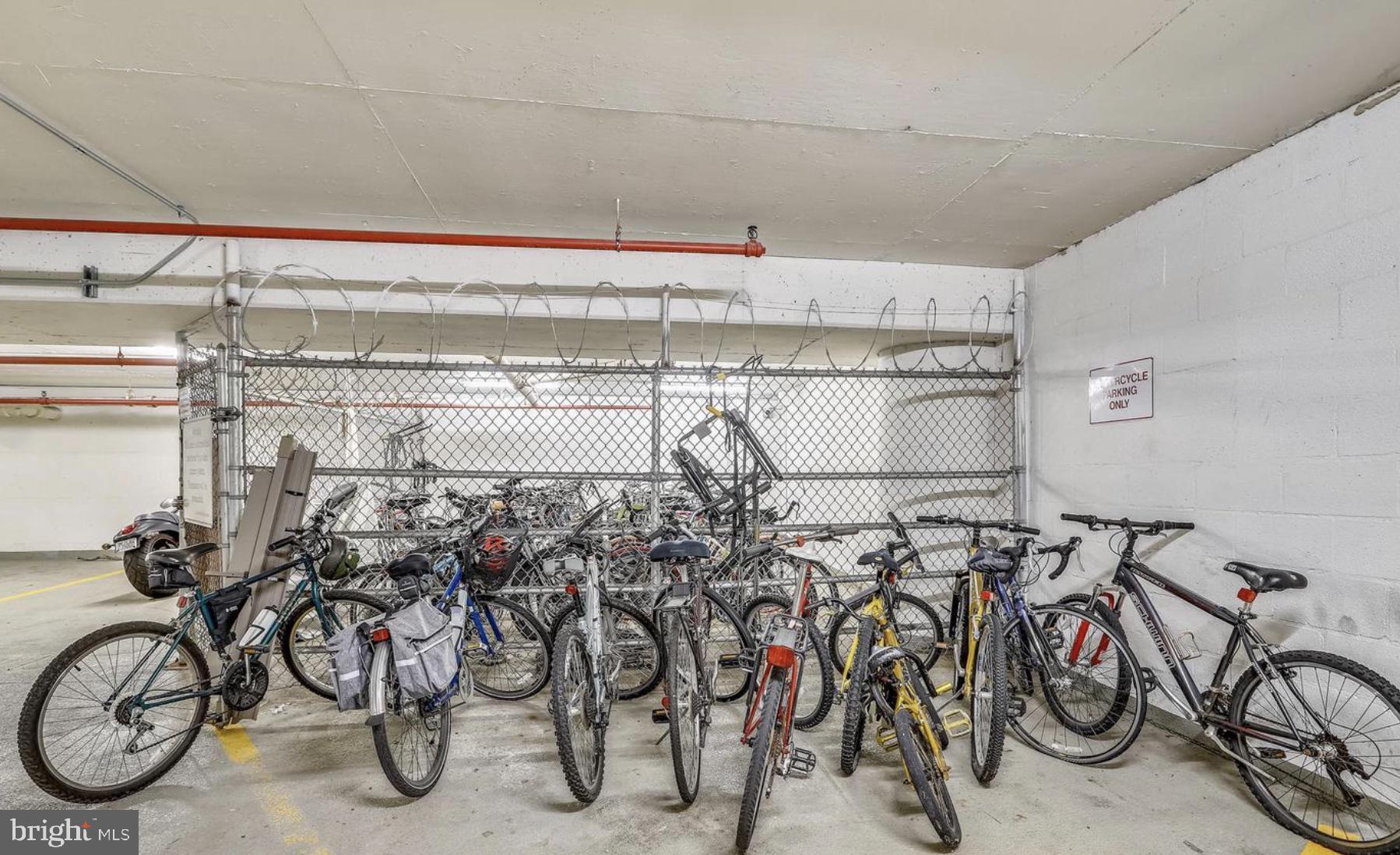 4141 N Henderson ROAD Unit: 221