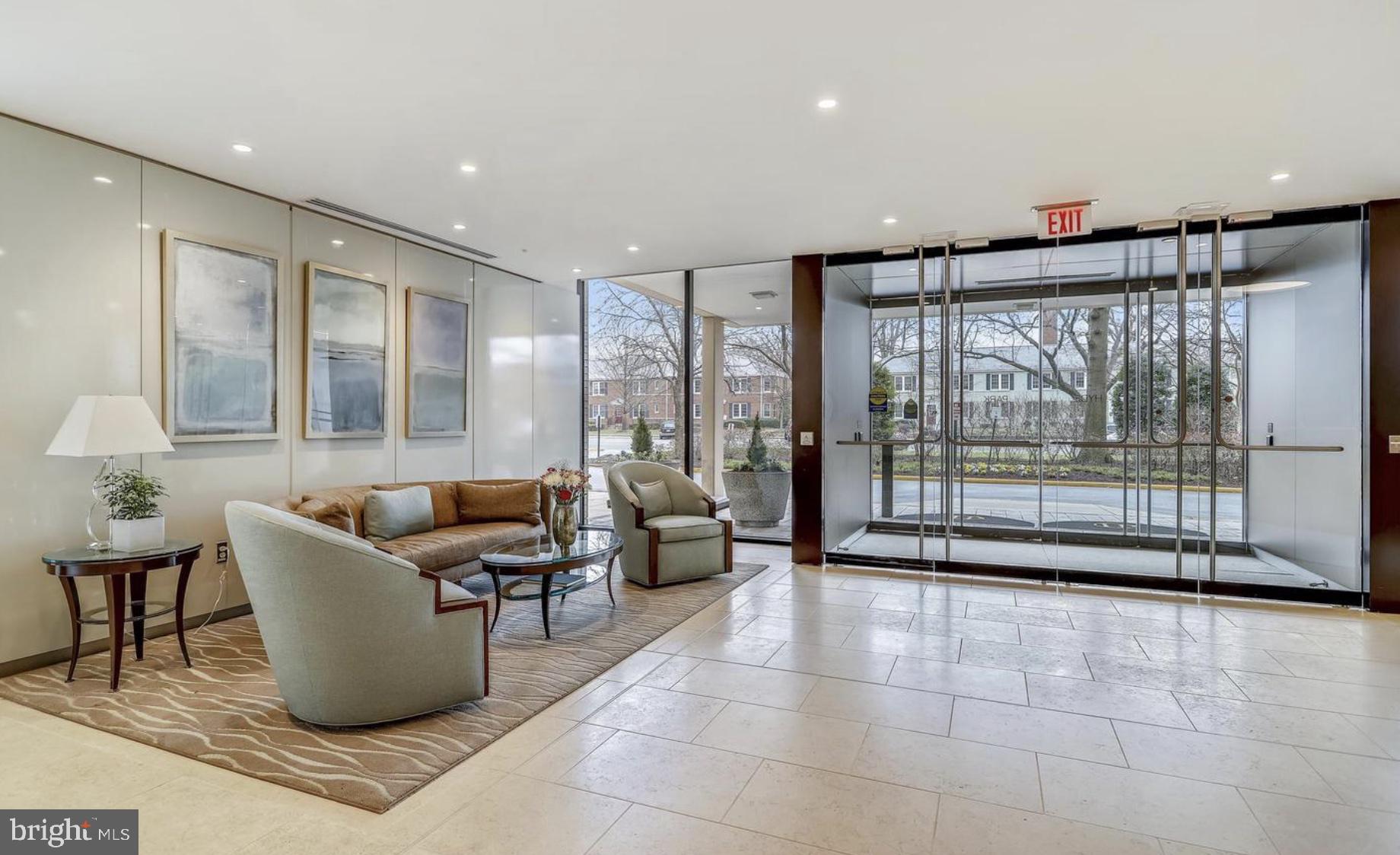 4141 N Henderson ROAD Unit: 221
