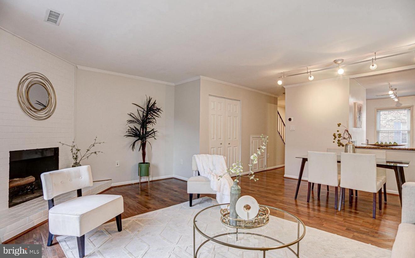 927 S ROLFE STREET 2