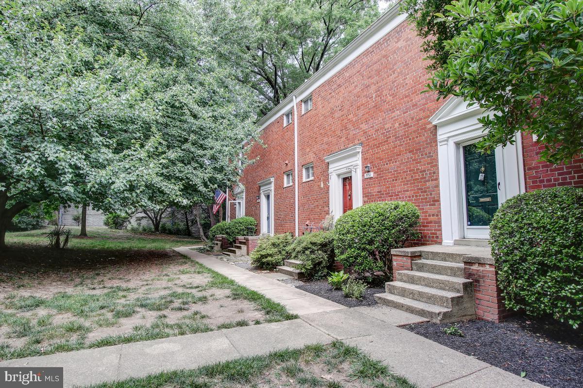 3552 MARTHA CUSTIS DRIVE