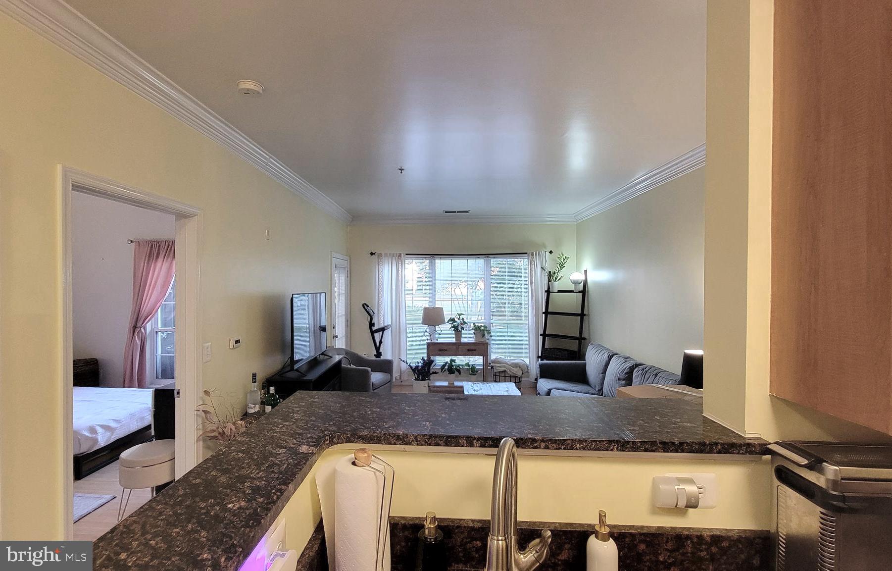 4860 Eisenhower AVENUE Unit: 175