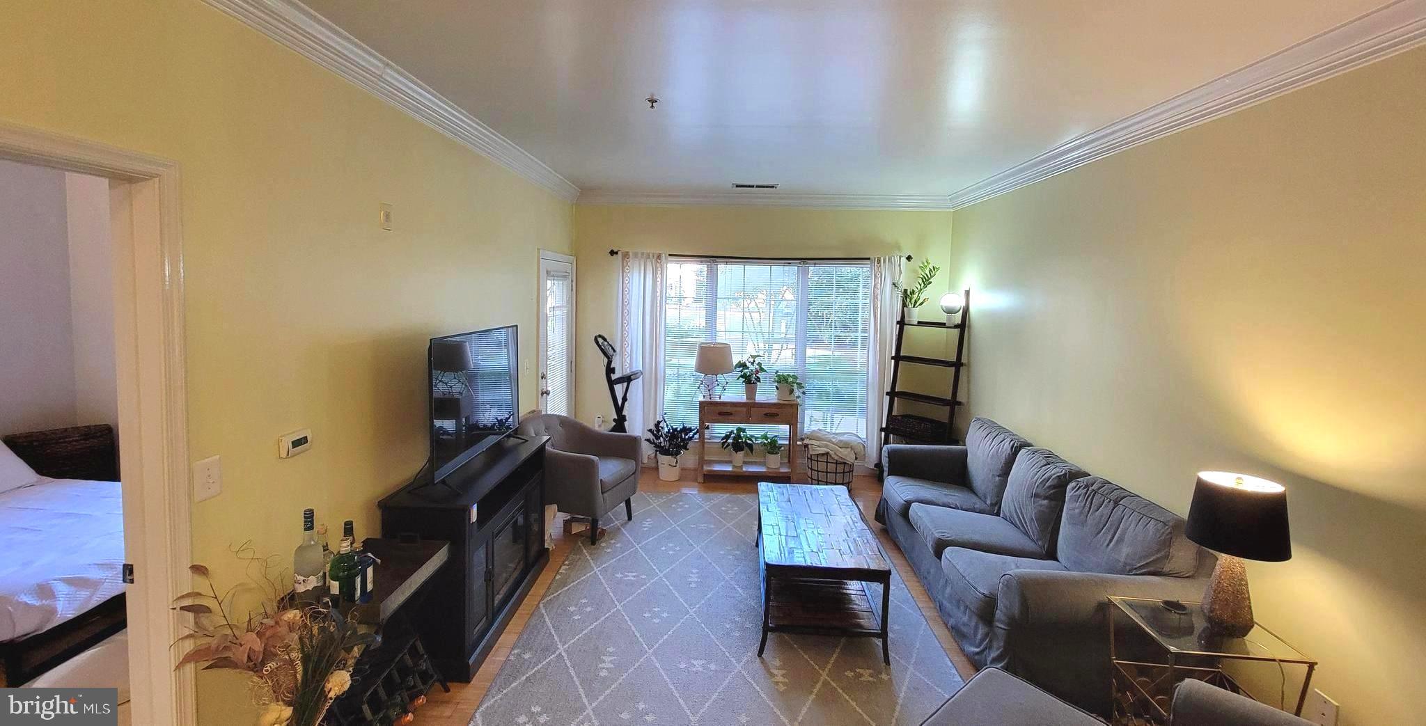 4860 Eisenhower AVENUE Unit: 175