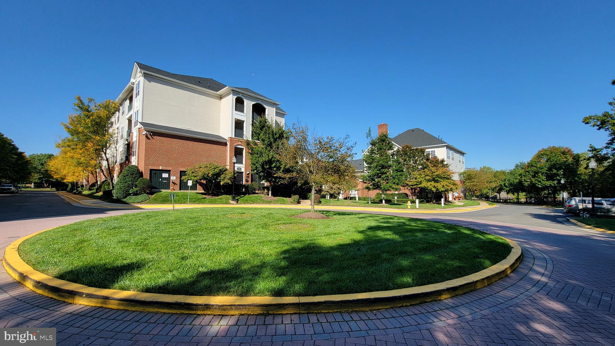 4860 Eisenhower AVENUE Unit: 175