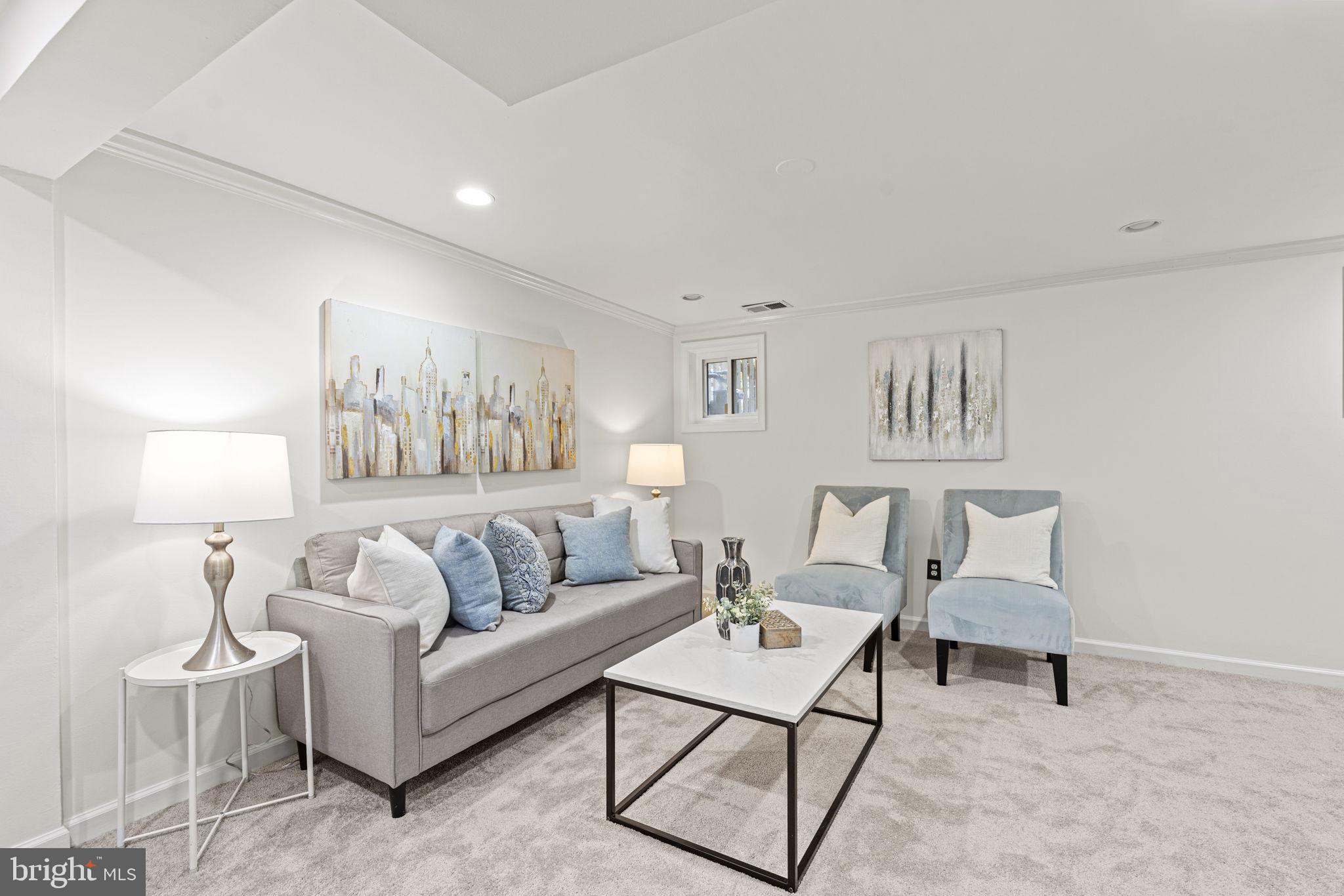 305 Mount Vernon AVENUE