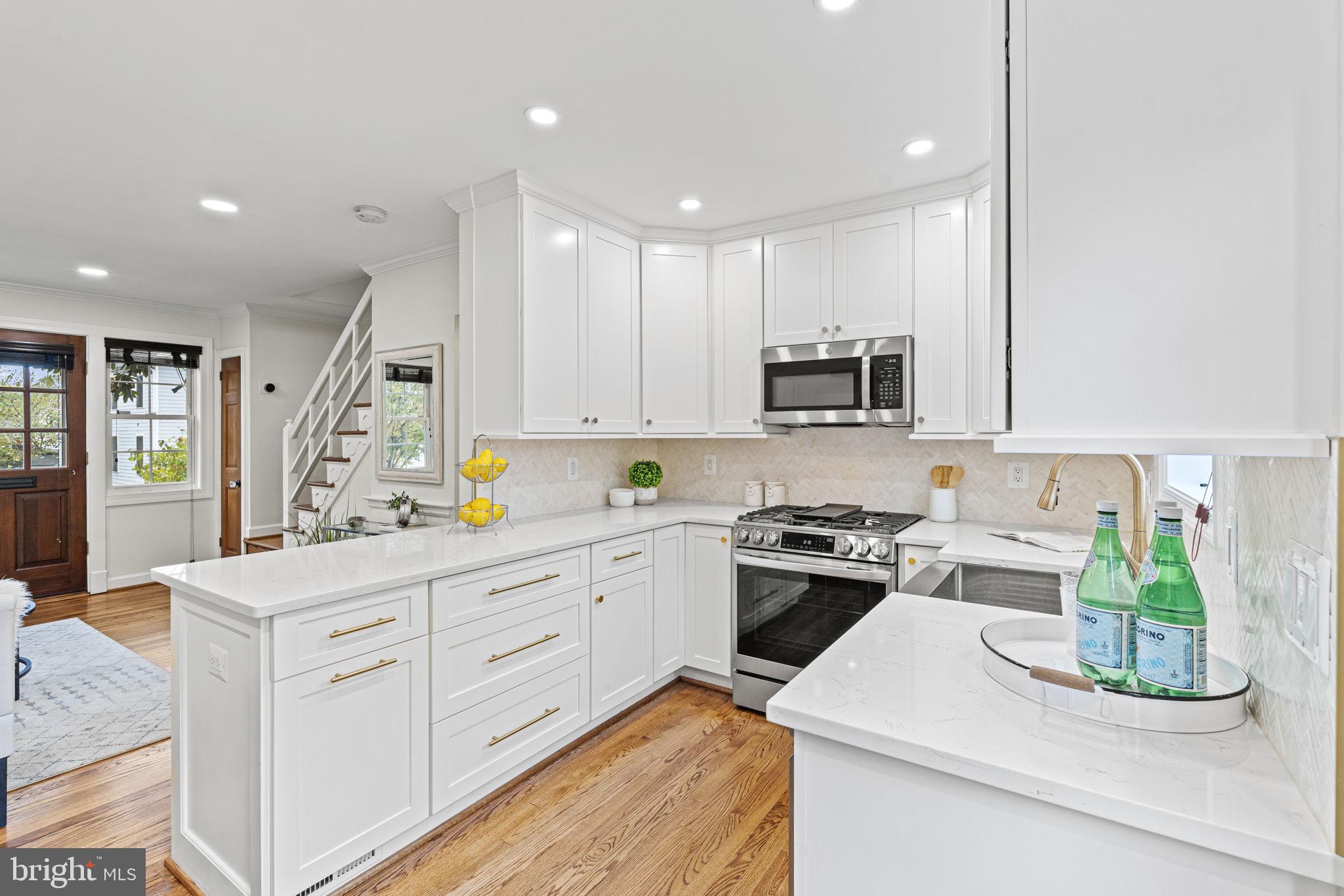 305 Mount Vernon AVENUE