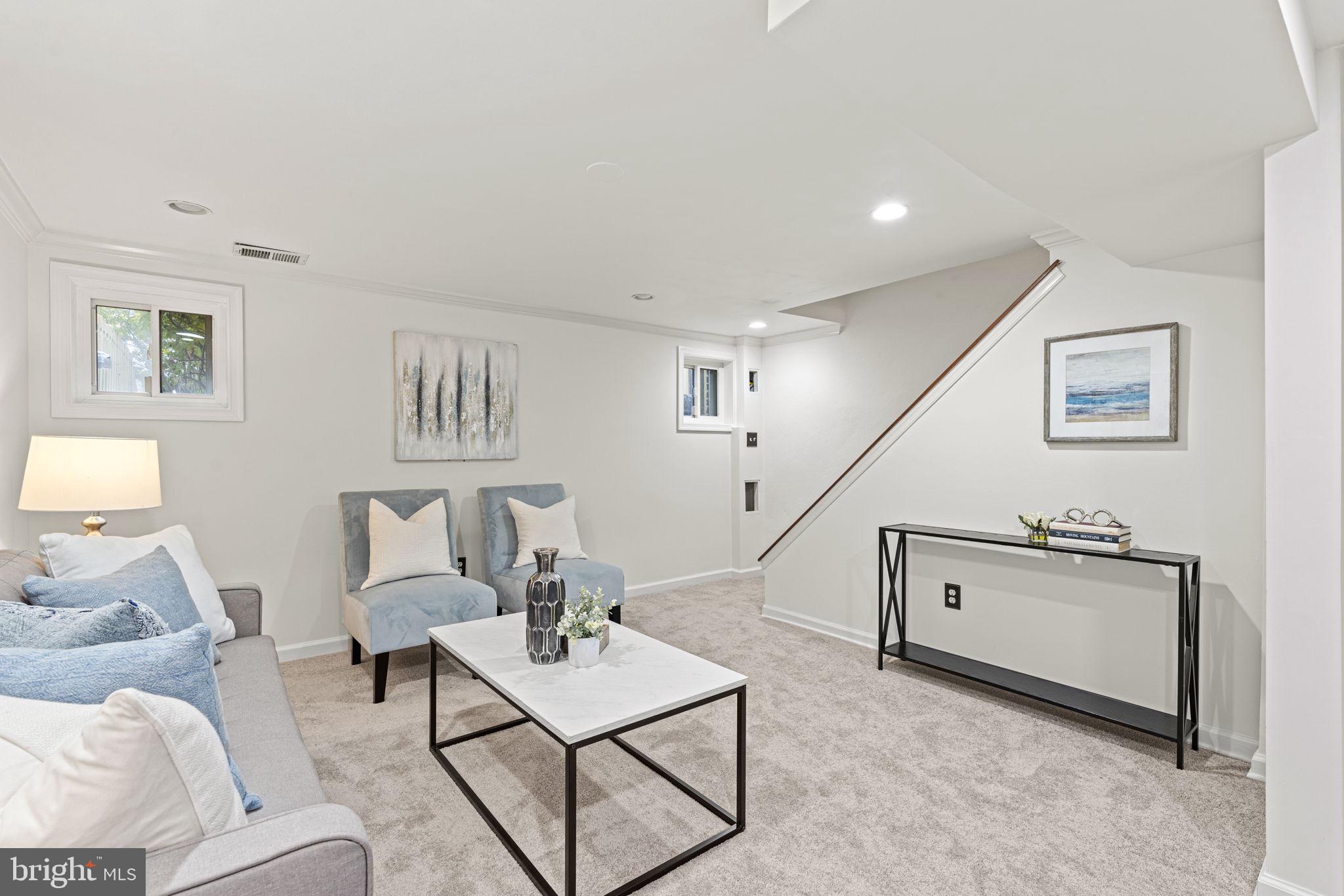 305 Mount Vernon AVENUE