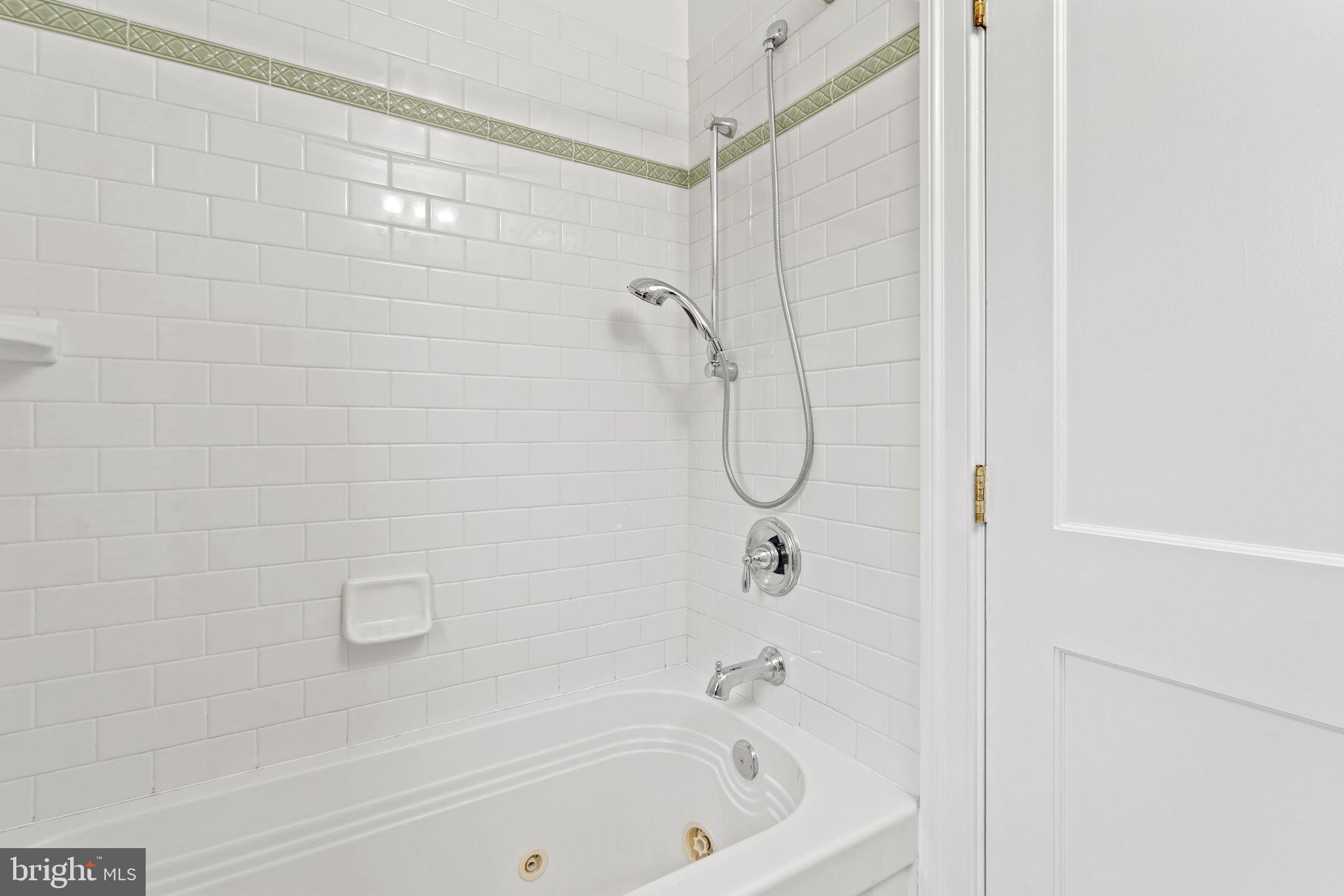 305 Mount Vernon AVENUE