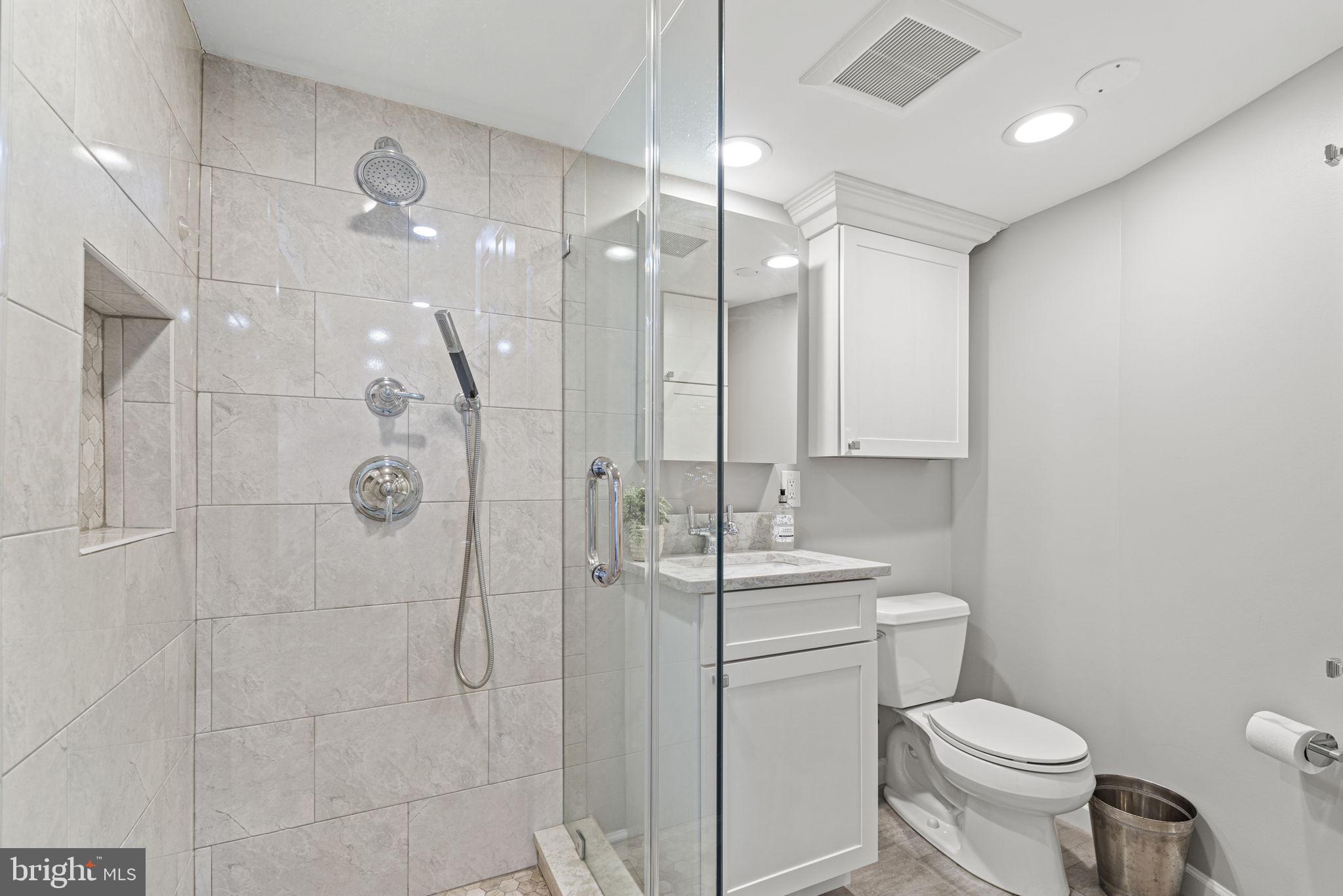 305 Mount Vernon AVENUE