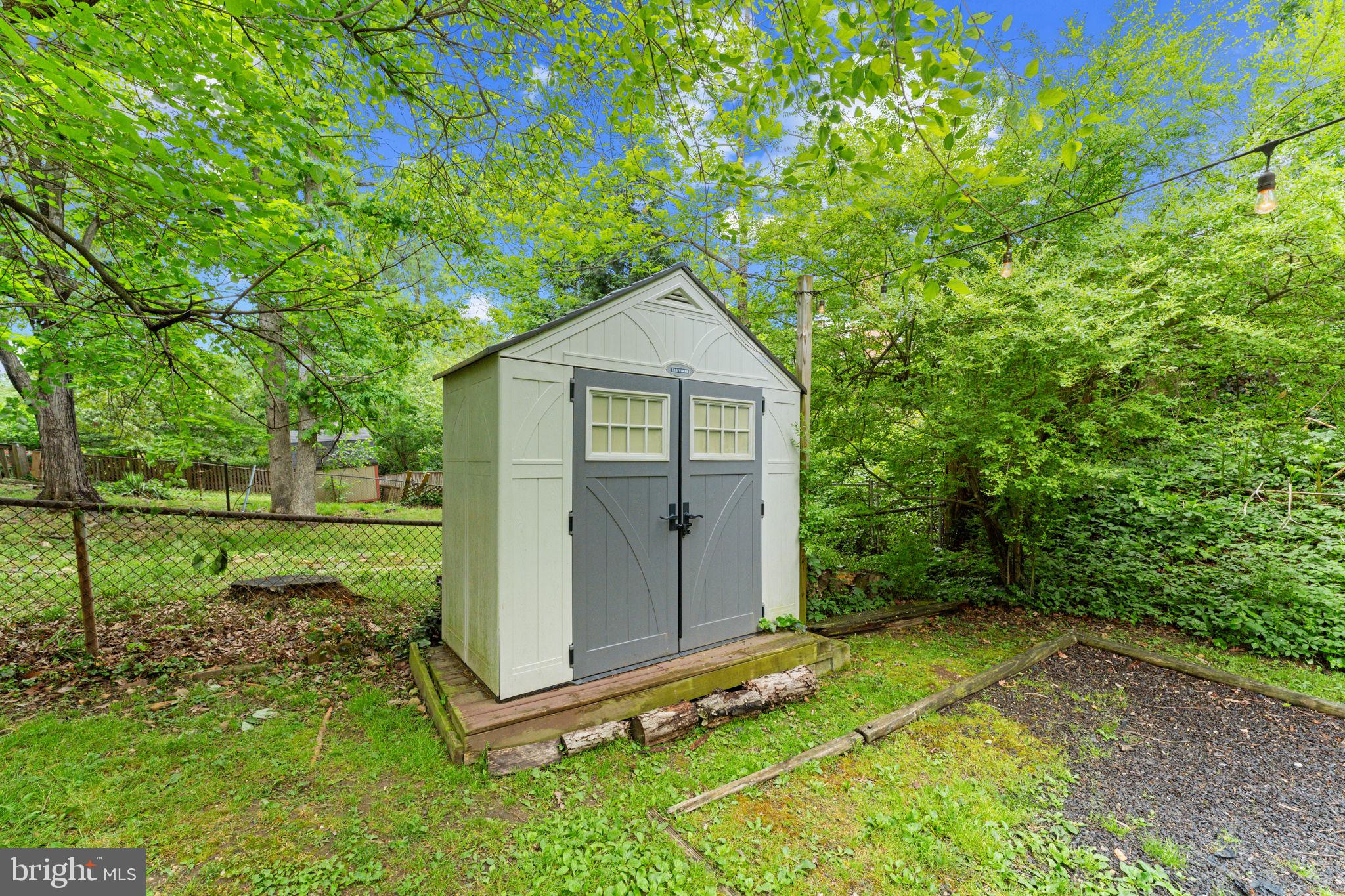 1214 W BRADDOCK ROAD