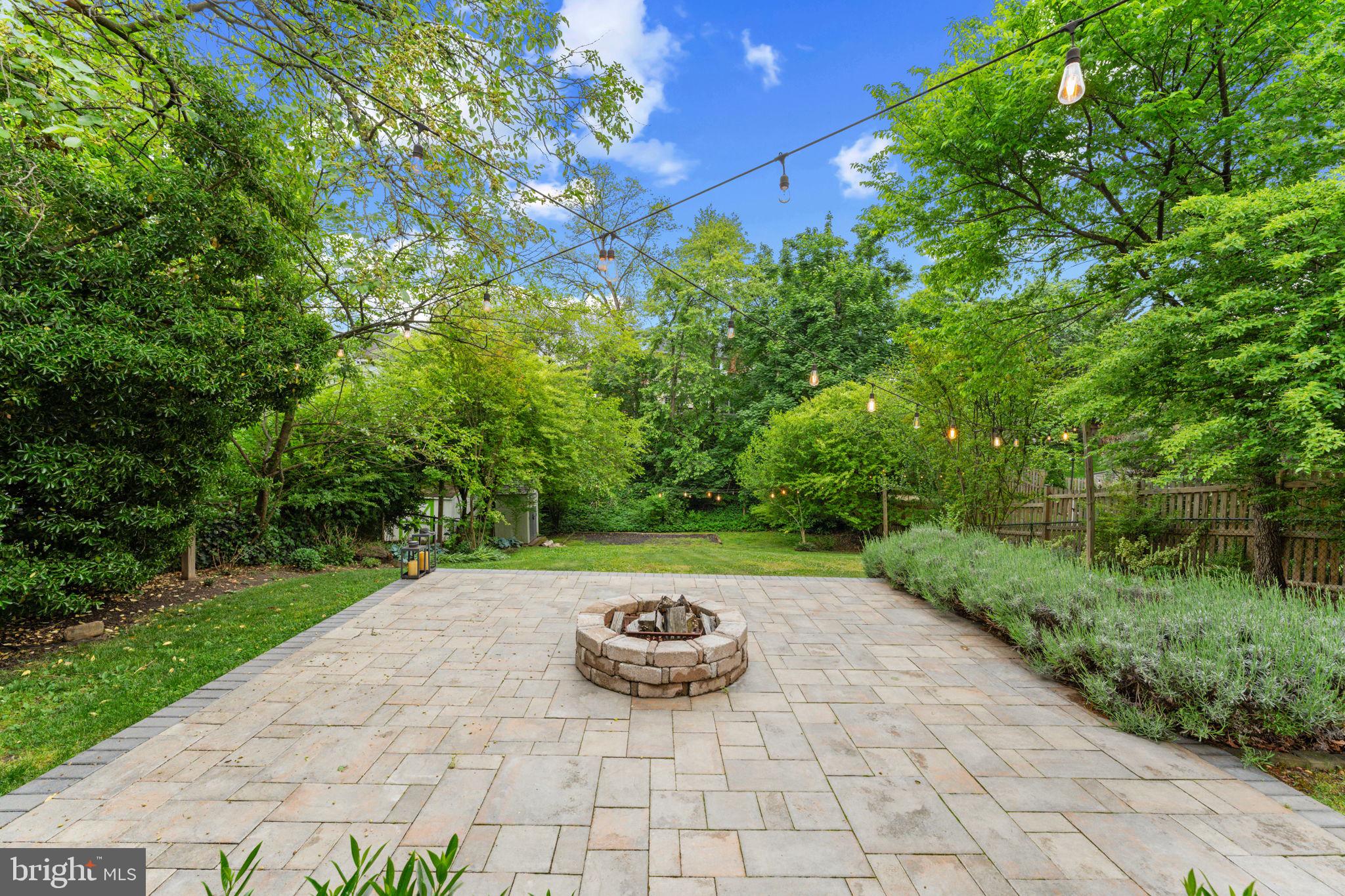 1214 W BRADDOCK ROAD