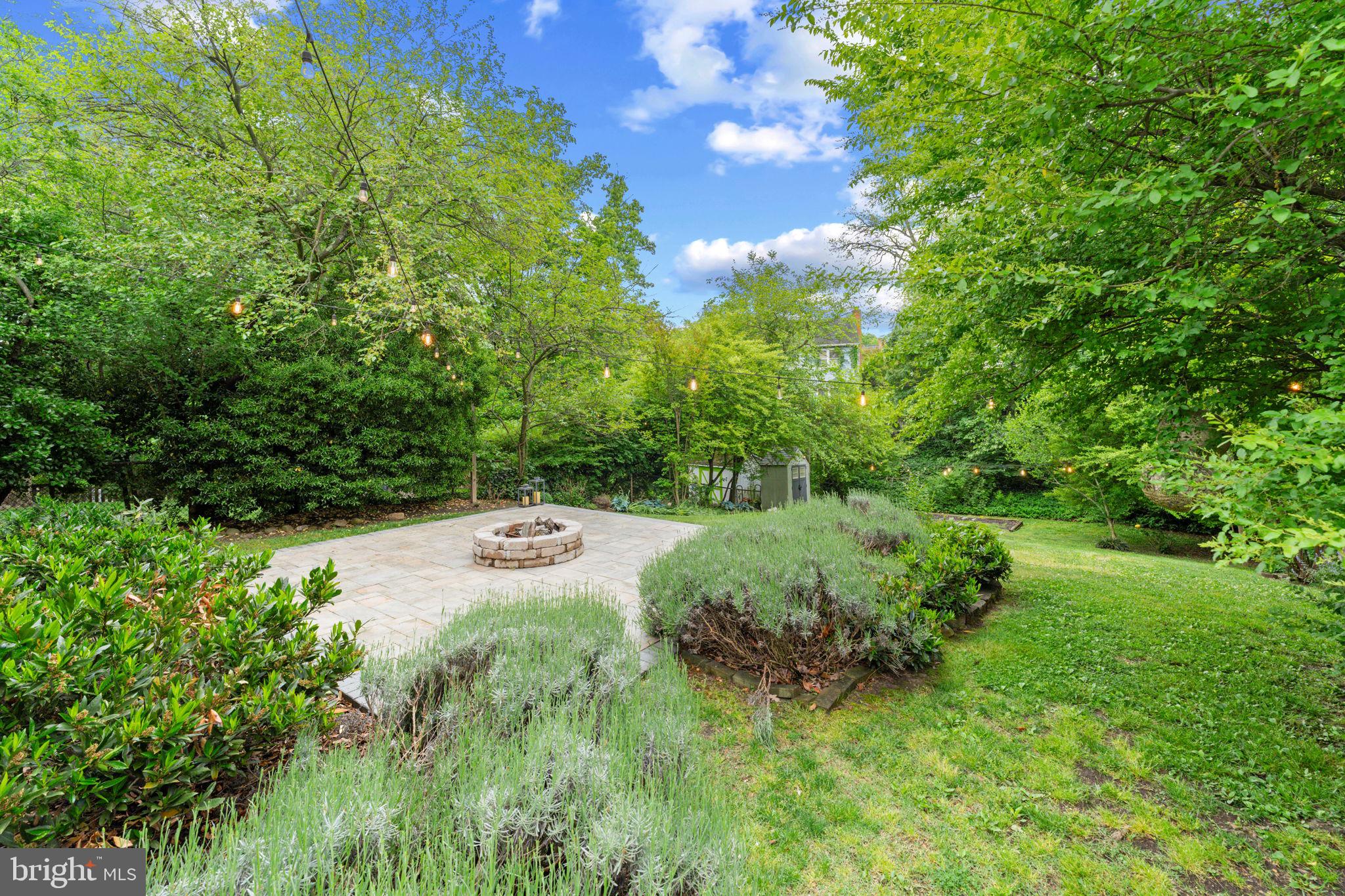 1214 W BRADDOCK ROAD