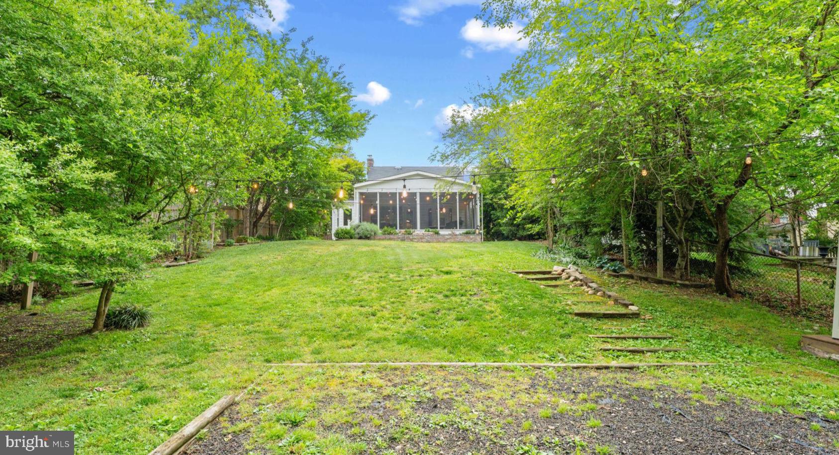 1214 W BRADDOCK ROAD