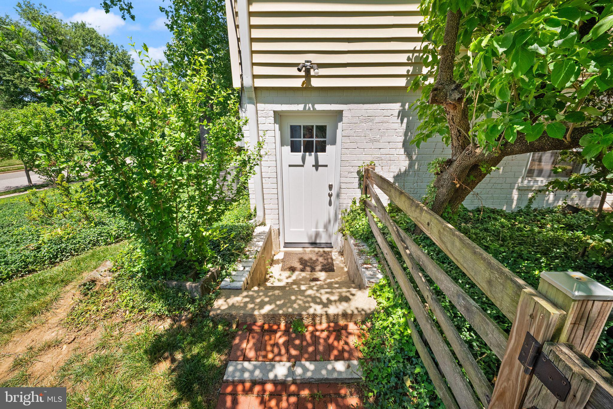 703 N MANSFIELD STREET