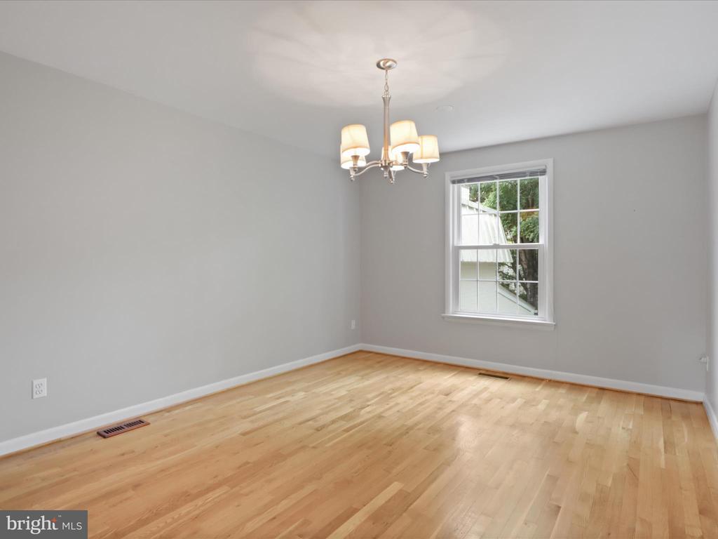 203 Garden Ct