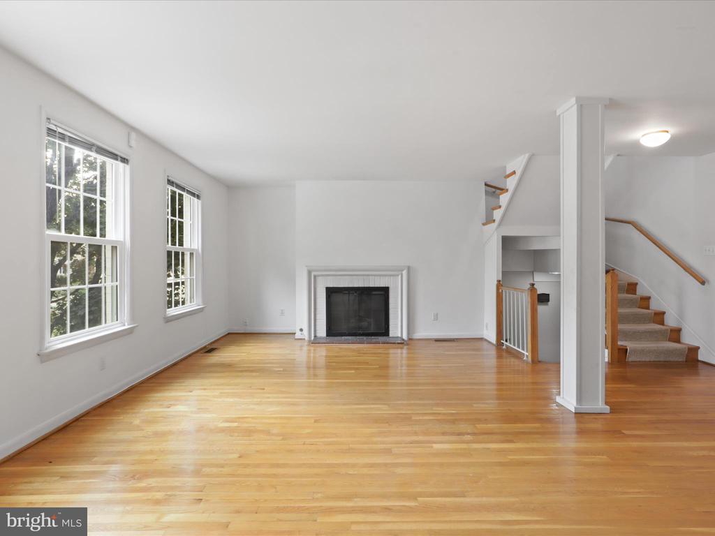 203 Garden Ct