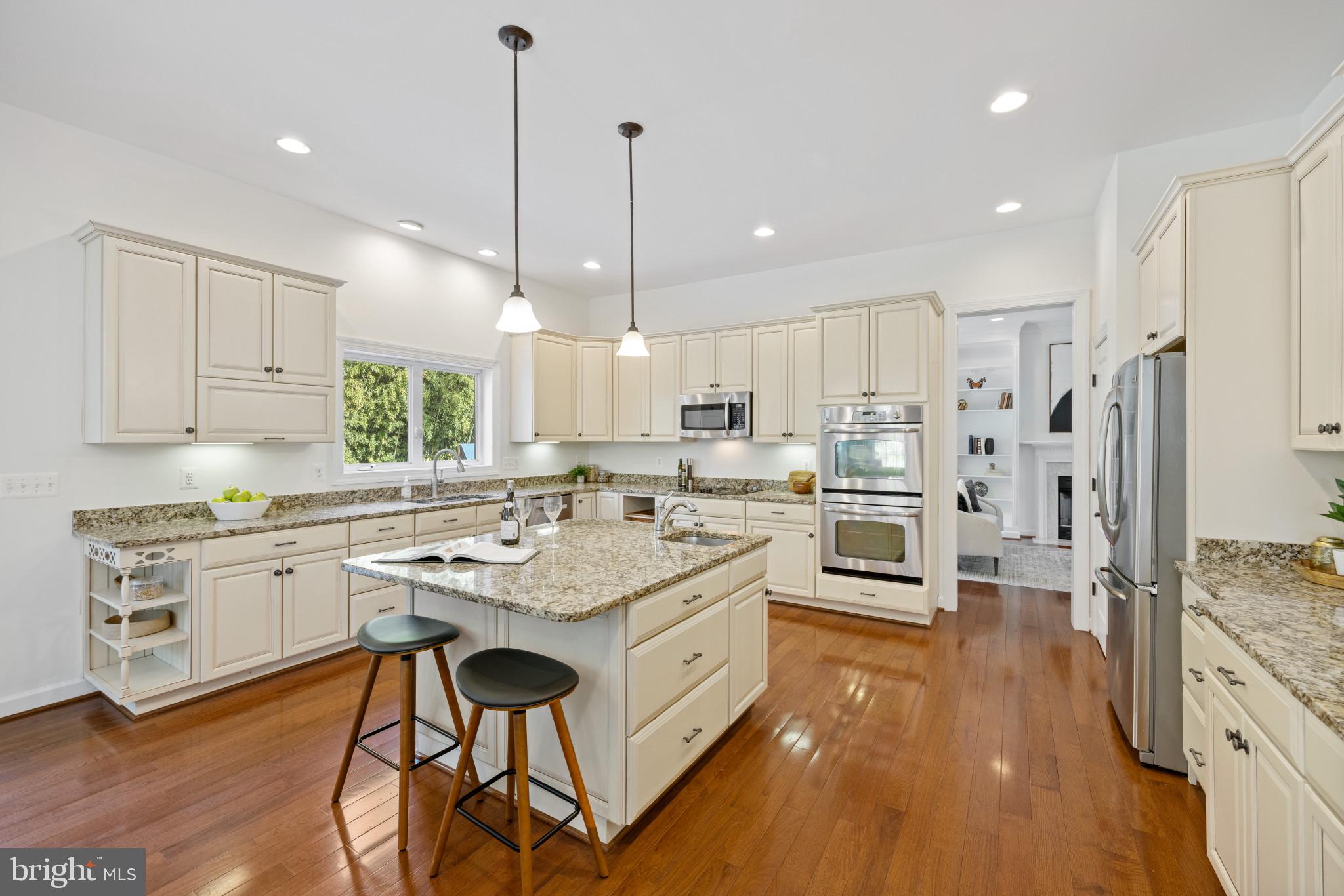 8114 Stacey ROAD