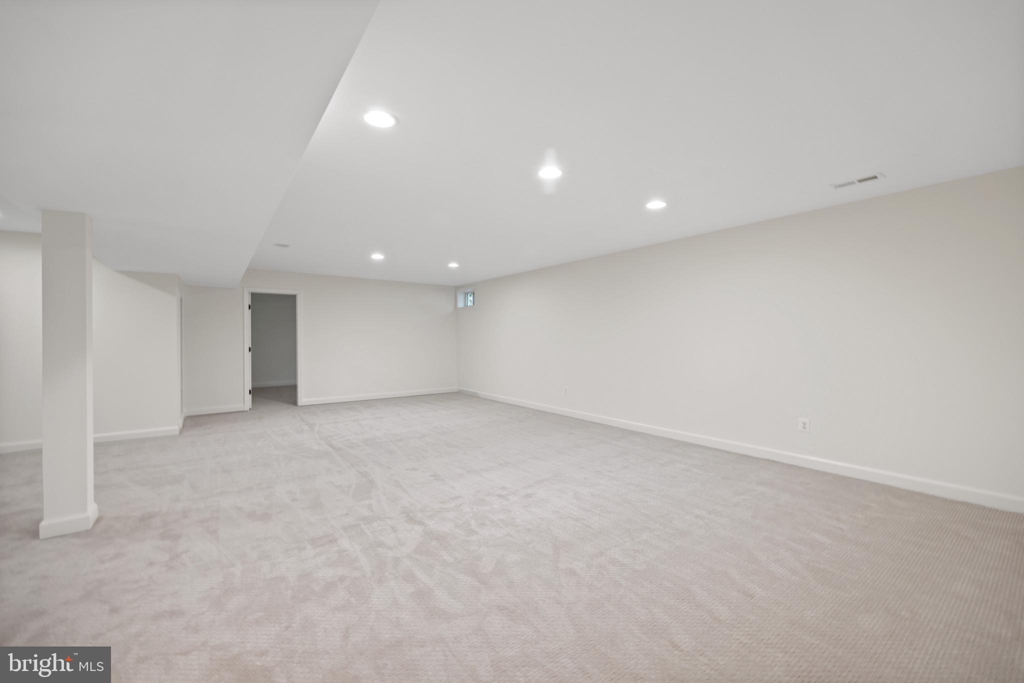 8114 Stacey ROAD