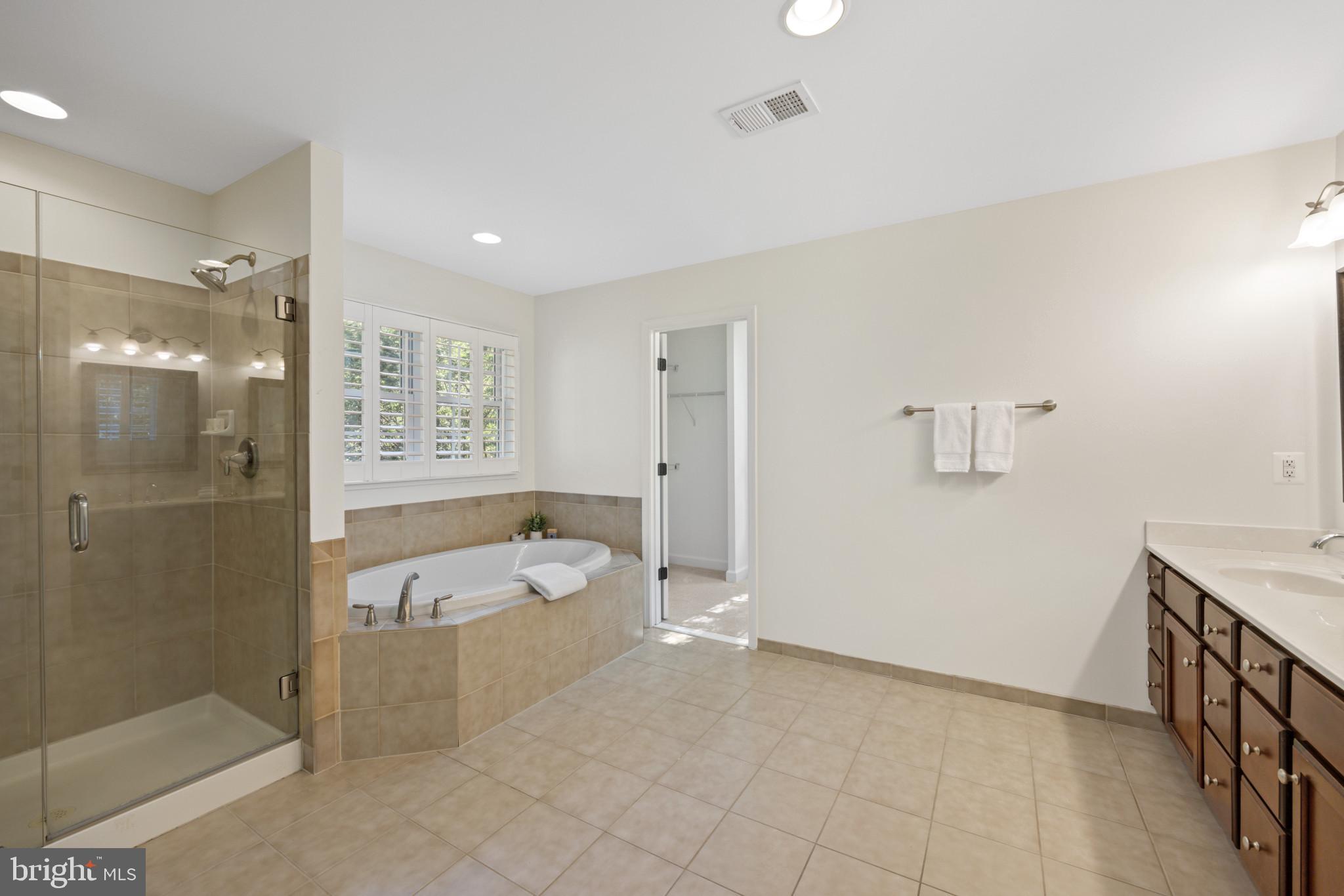 8114 Stacey ROAD