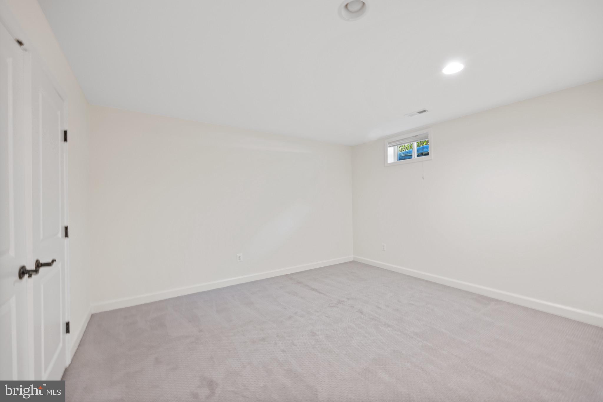 8114 Stacey ROAD