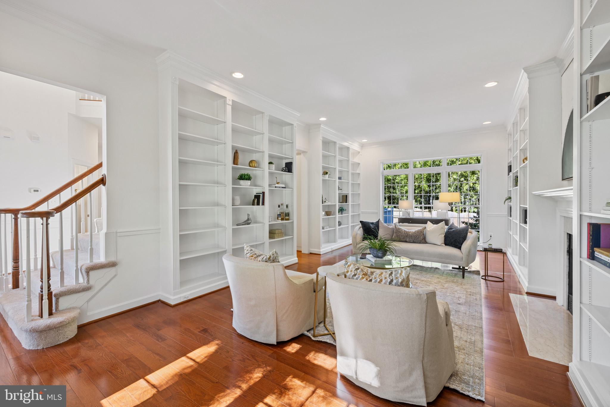 8114 Stacey ROAD
