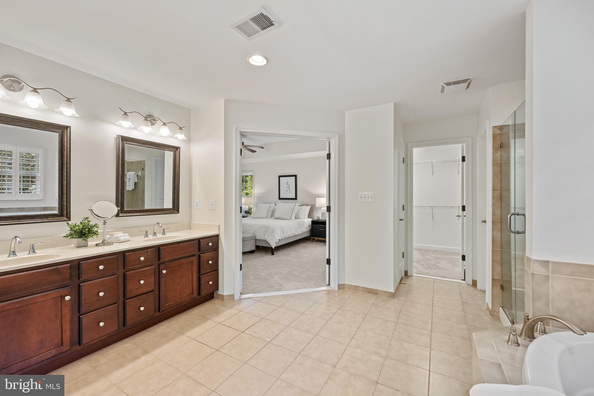 8114 Stacey ROAD